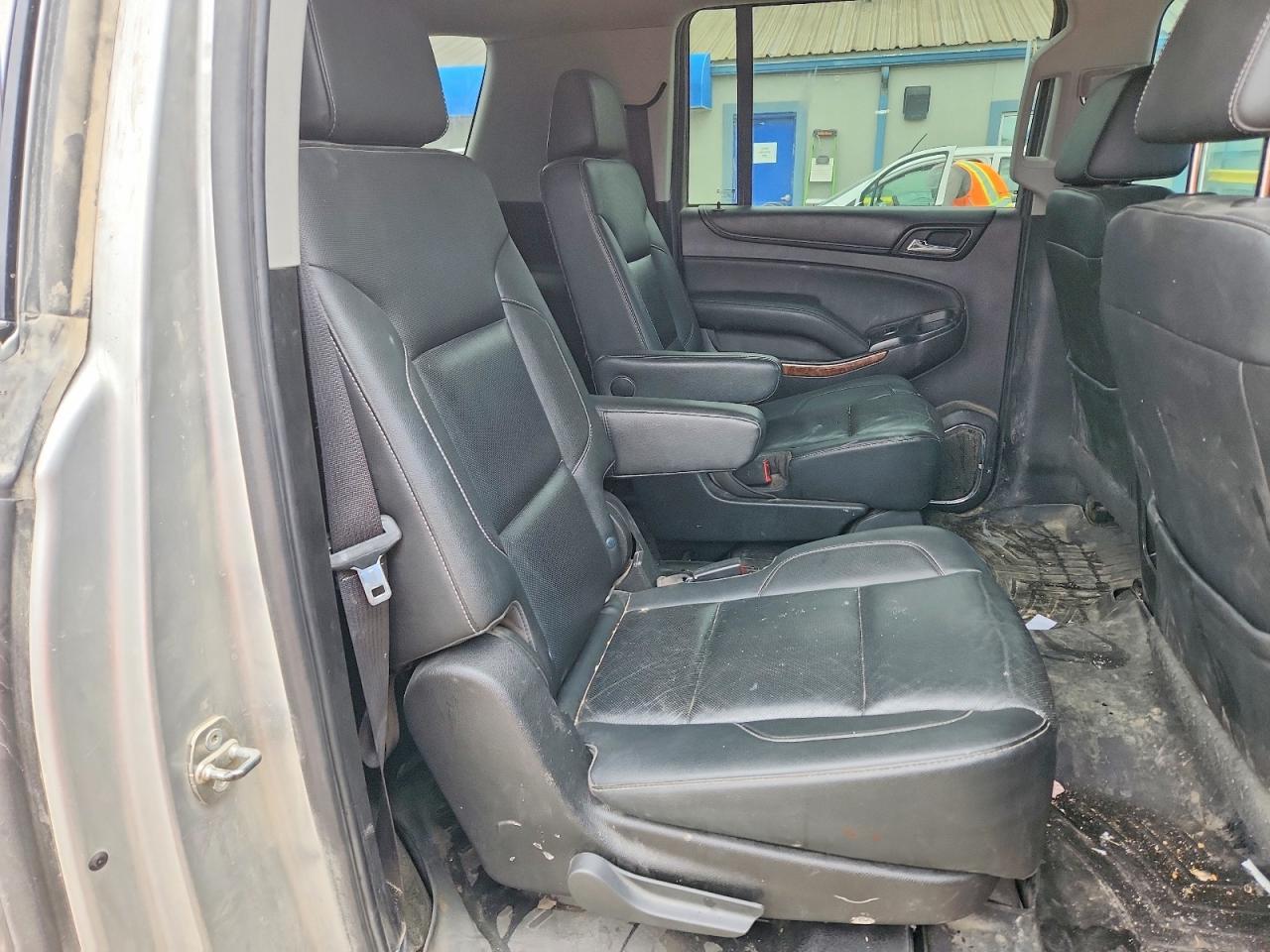 2018 Chevrolet Suburban K1500 Premier - zdjęcie 11