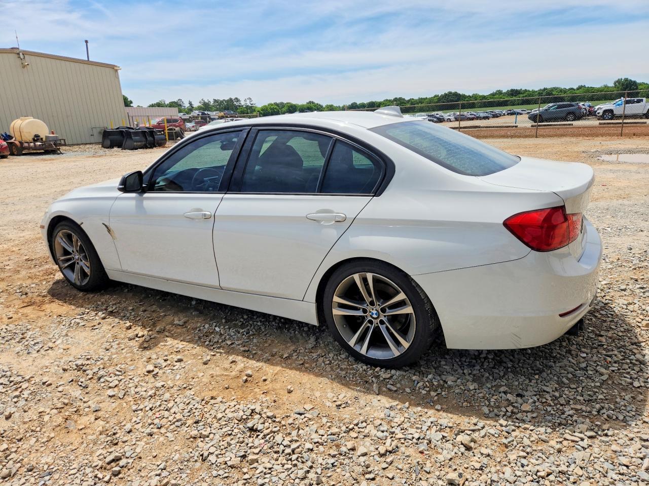 2014 BMW 328 I - zdjęcie 2