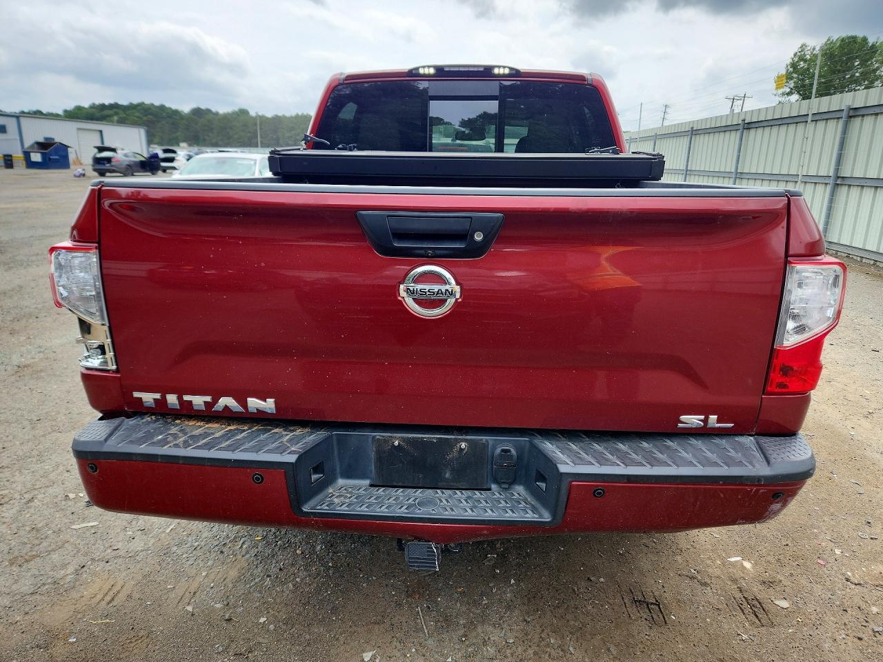 2017 Nissan Titan Sl - zdjęcie 6