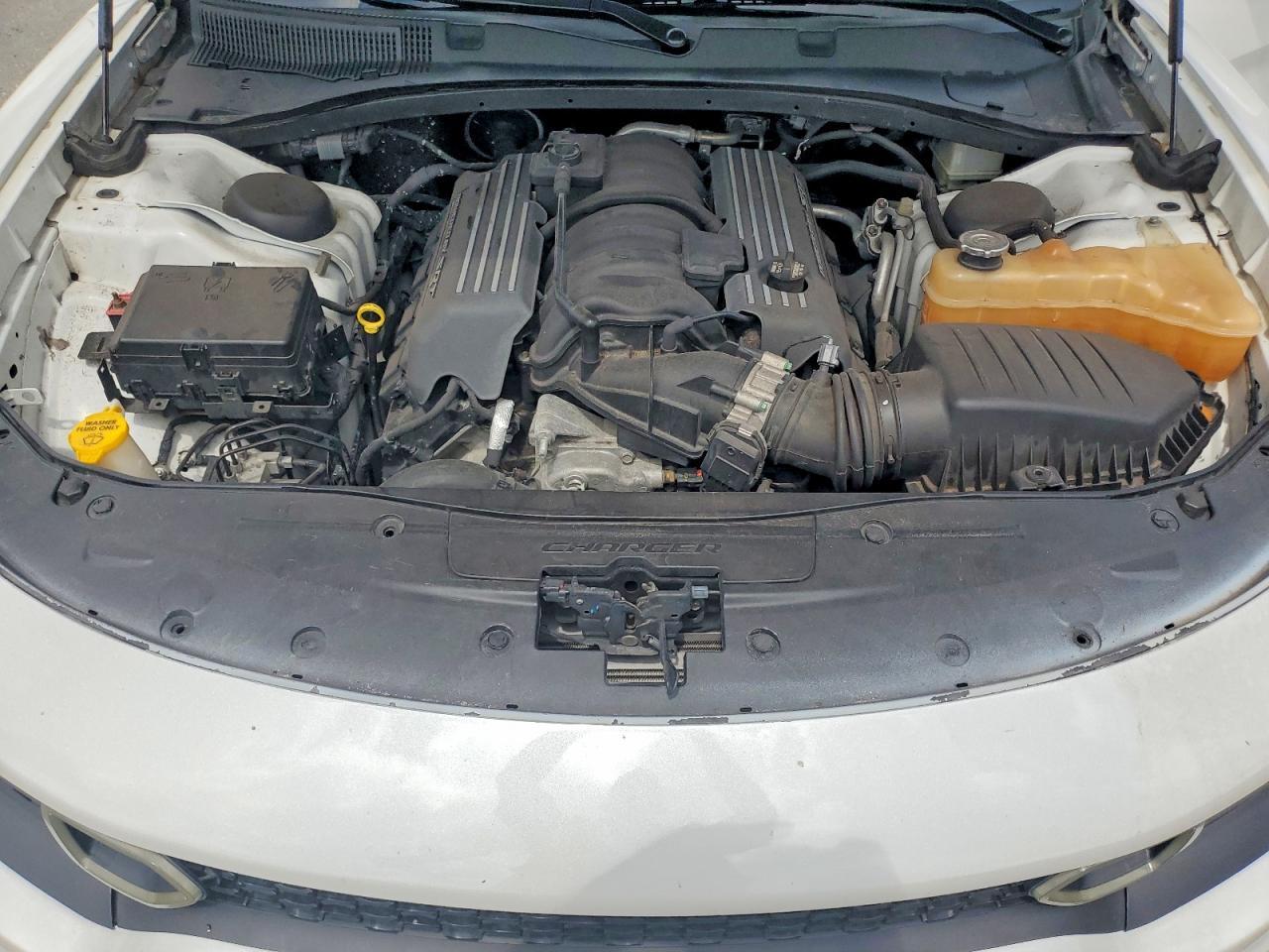 2016 Dodge Charger R - zdjęcie 11