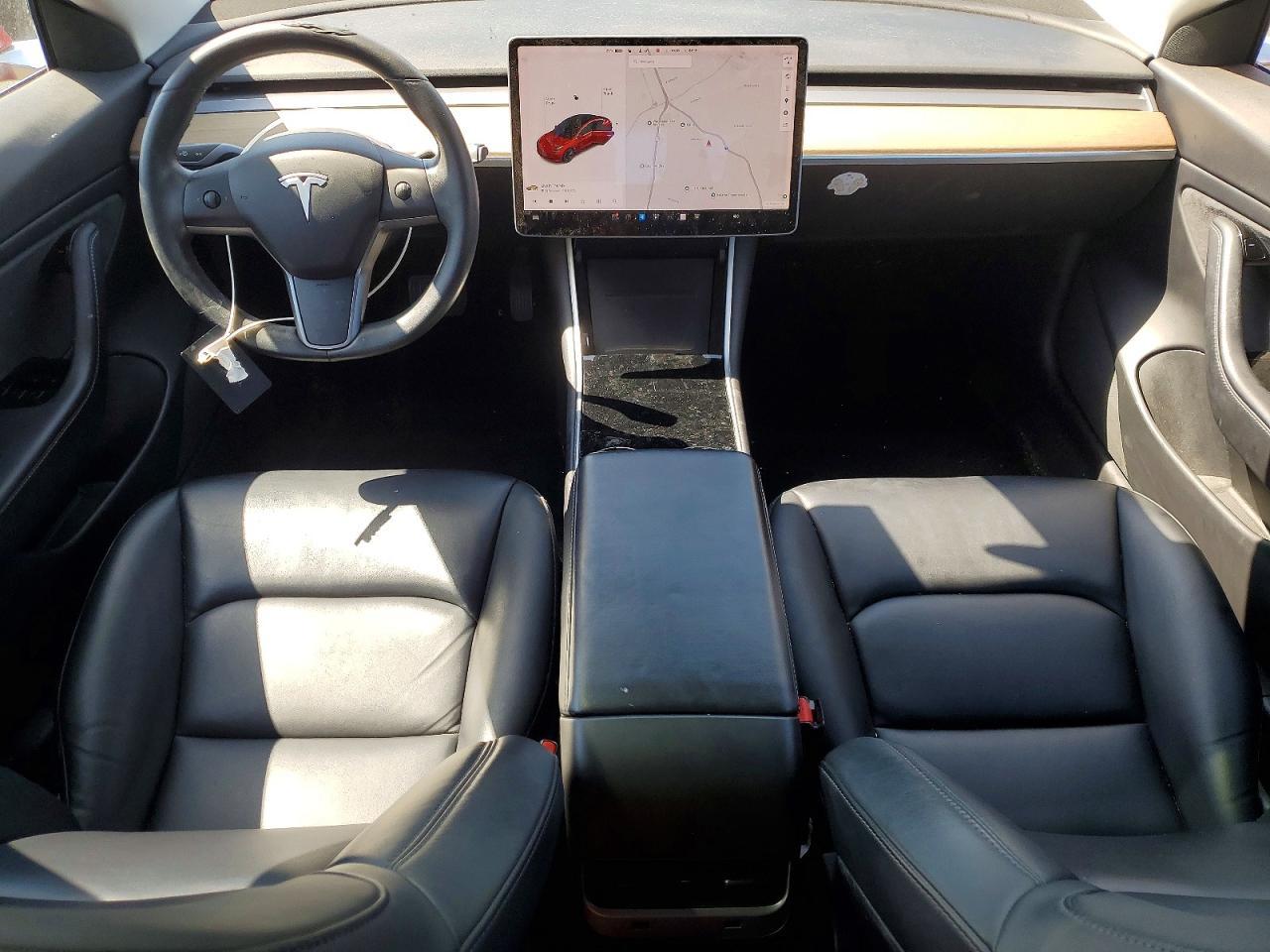 2020 Tesla Model 3 - zdjęcie 8
