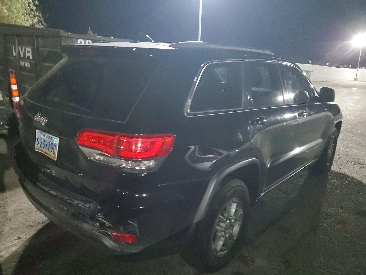 2019 Jeep Grand Cherokee Laredo - zdjęcie 3