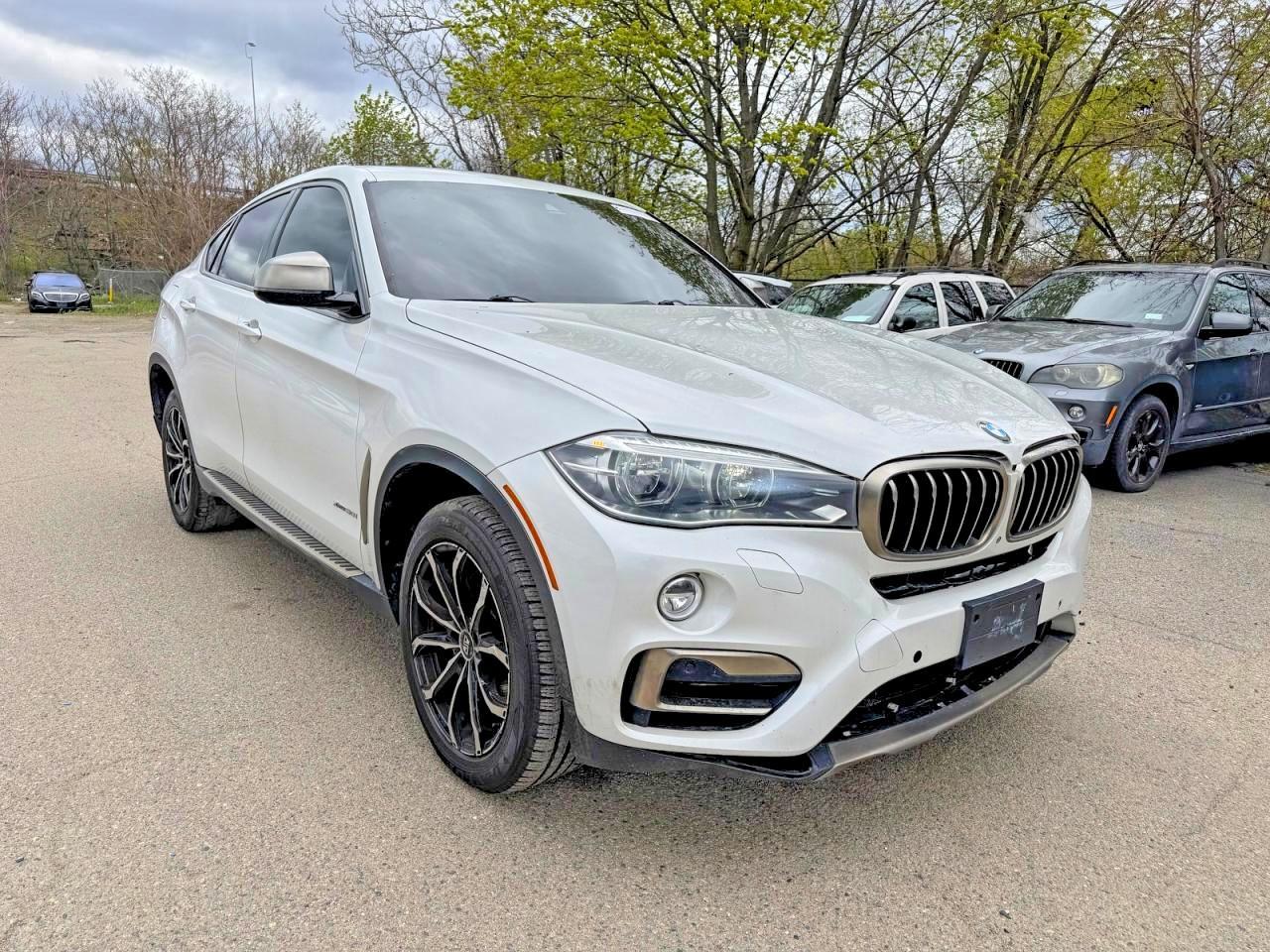 2017 BMW X6 xDrive50I - zdjęcie główne