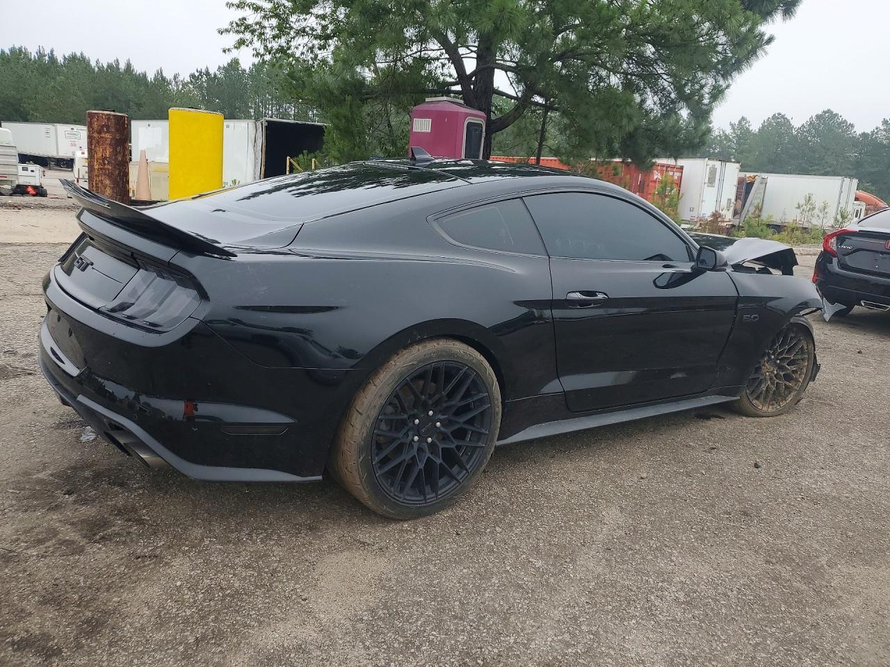 2020 Ford Mustang Gt - zdjęcie 3