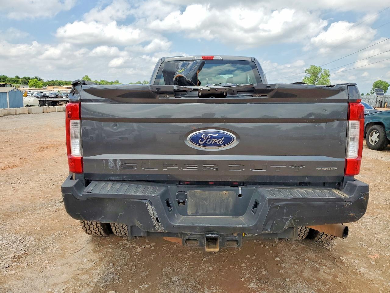 2017 Ford F350 Super Duty - zdjęcie 6