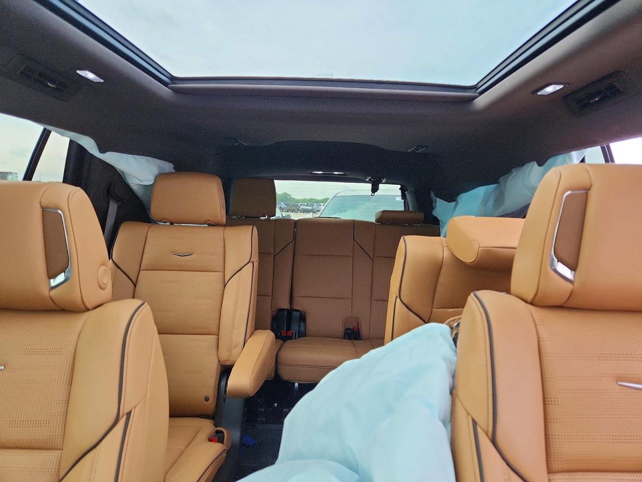 2026 Cadillac Escalade Luxury - zdjęcie 10