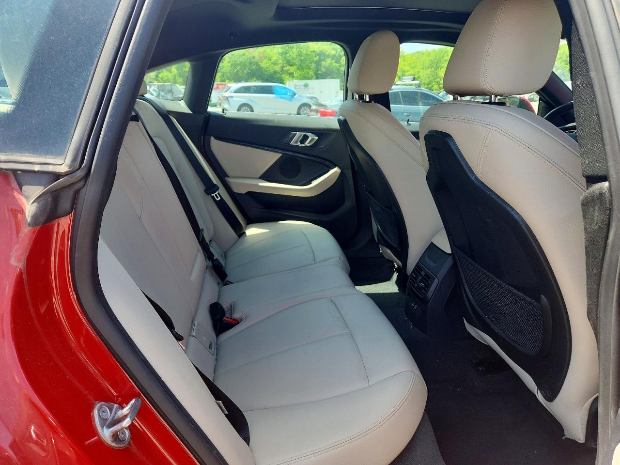 2022 BMW 228Xi - zdjęcie 10