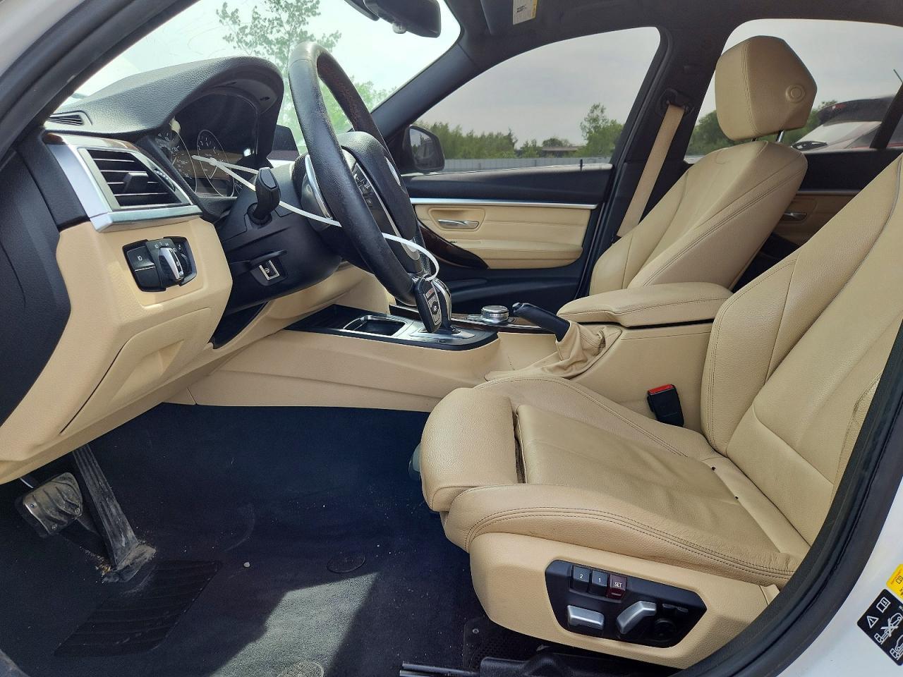 2017 BMW 330 Xi - zdjęcie 7