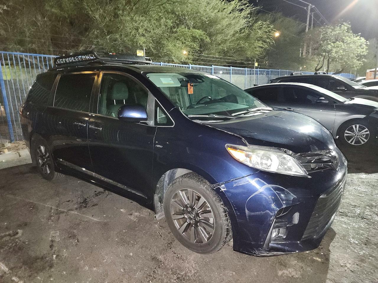 2013 Toyota Sienna - zdjęcie 4