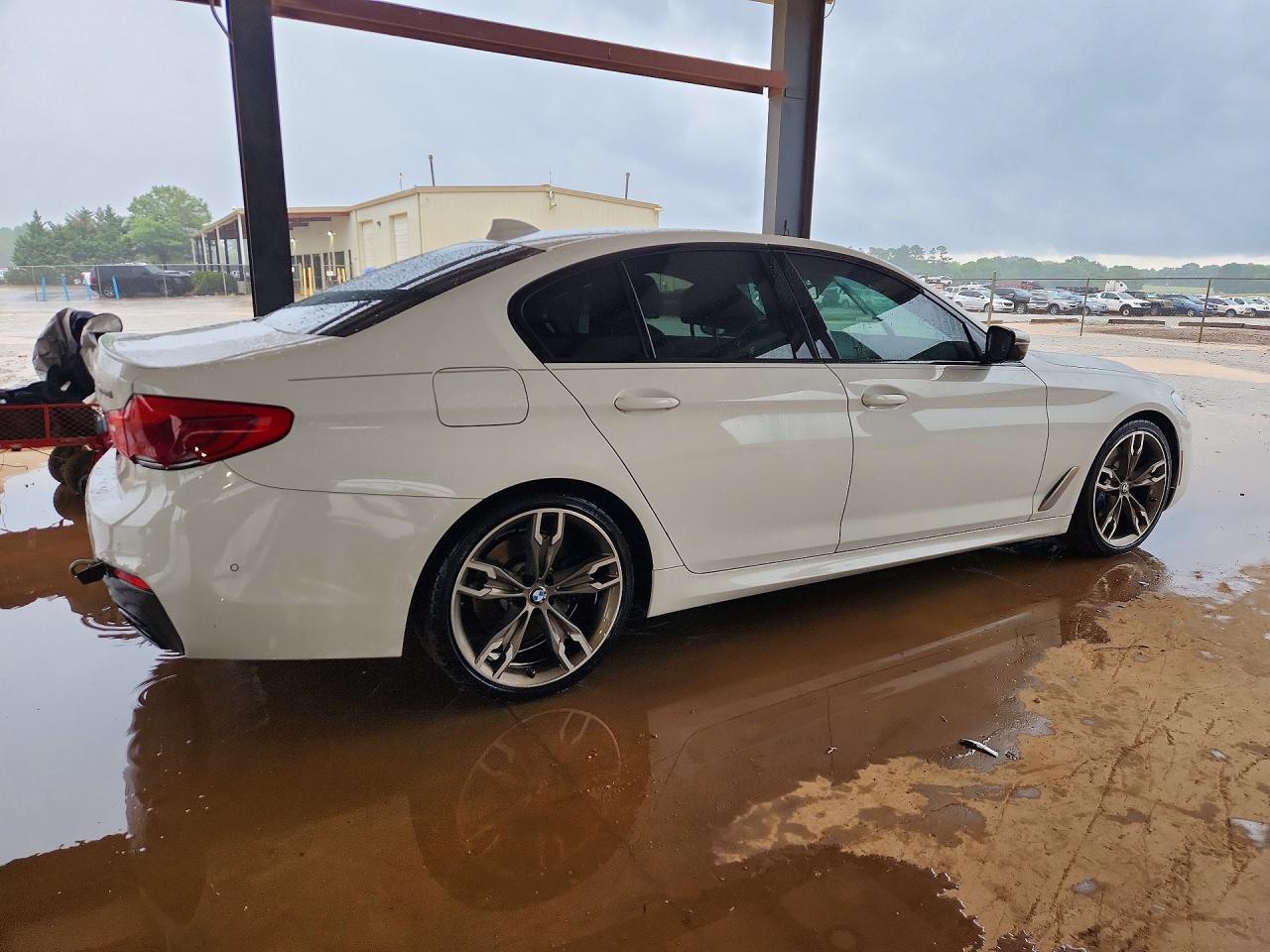 2019 BMW M550Xi - zdjęcie 3