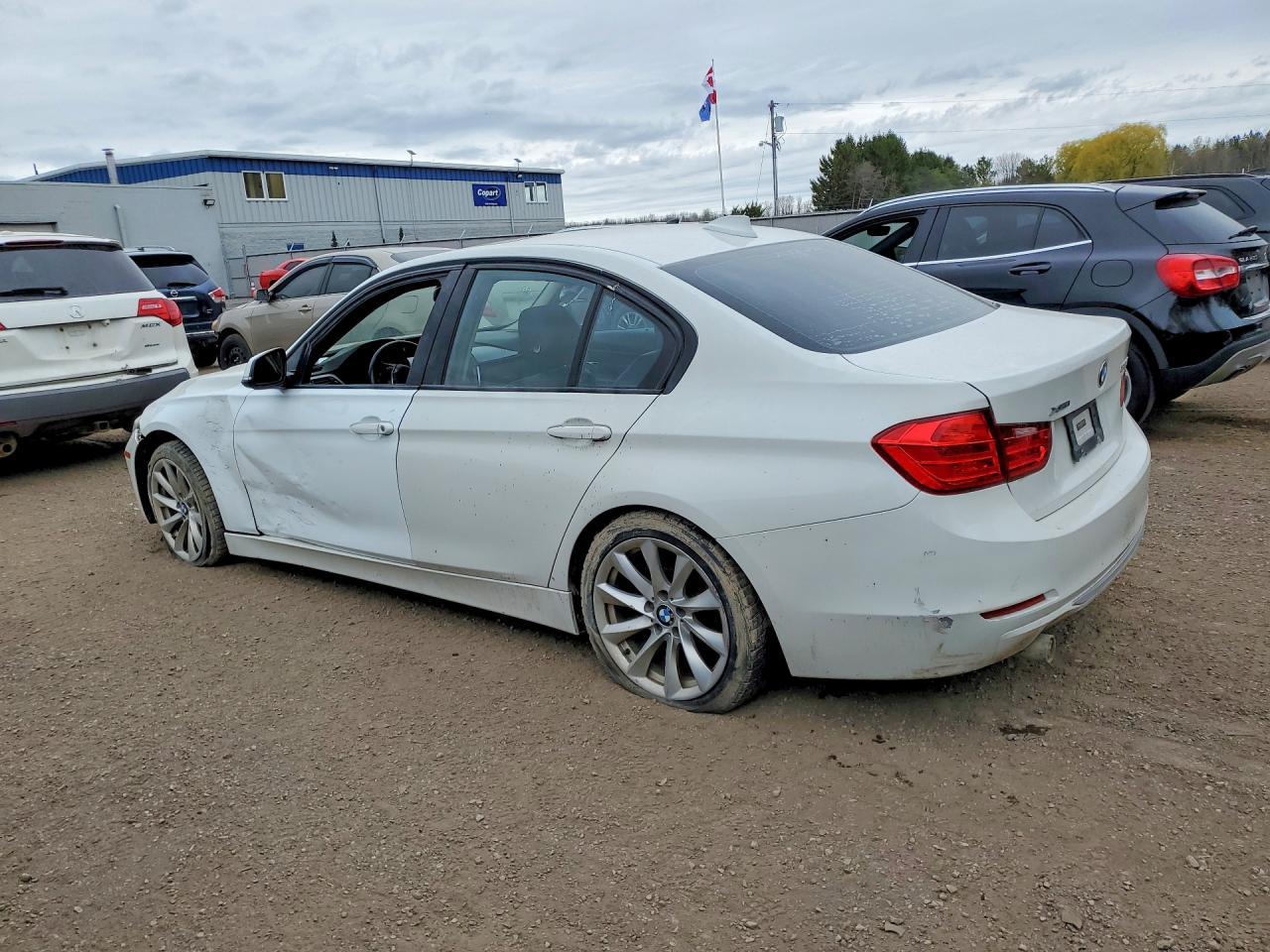 2013 BMW 320 I xDrive - zdjęcie 2