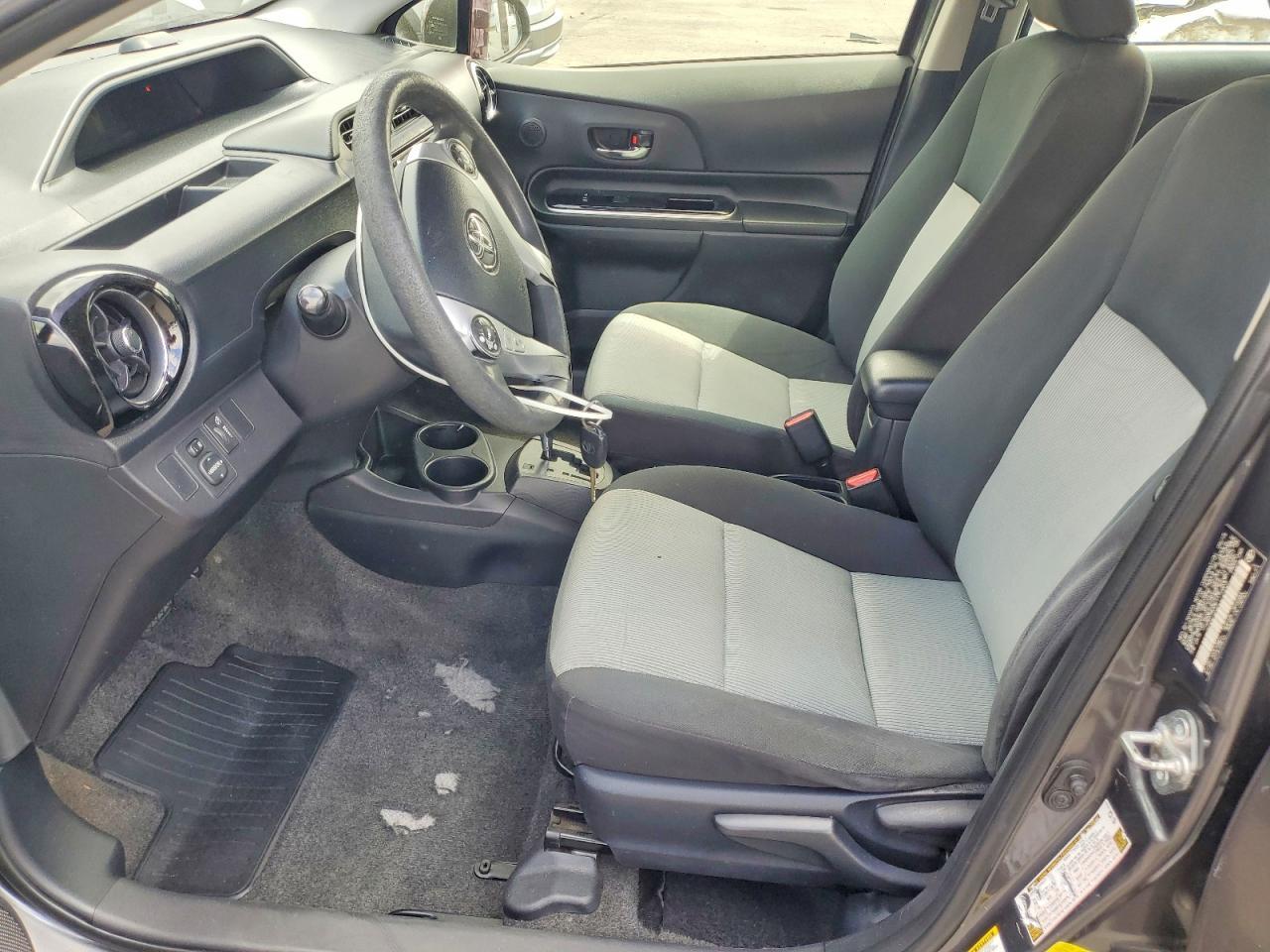 2015 Toyota Prius - zdjęcie 7