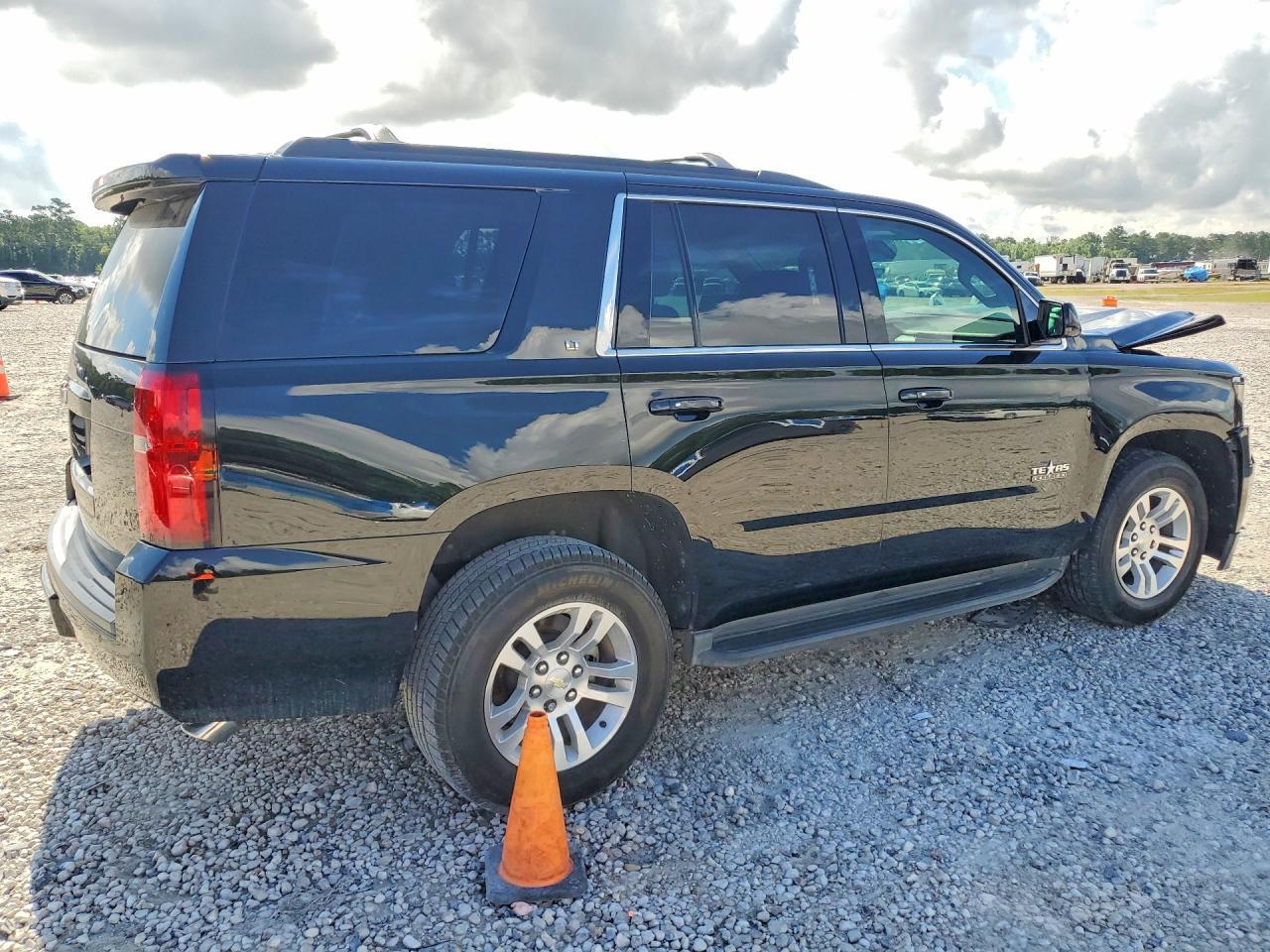 2018 Chevrolet Tahoe C1500 Lt - zdjęcie 3