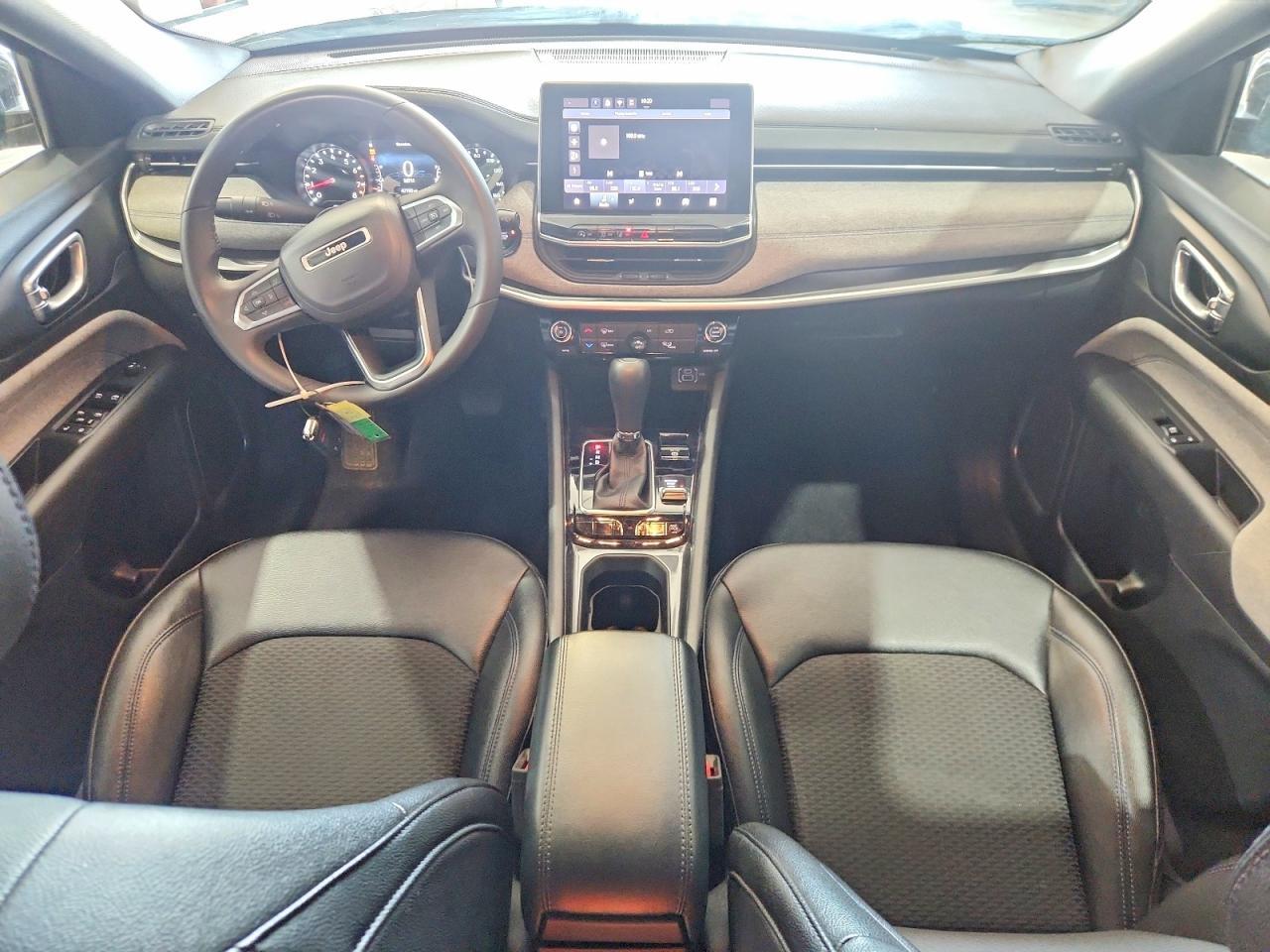 2024 Jeep Compass Latitude - zdjęcie 8