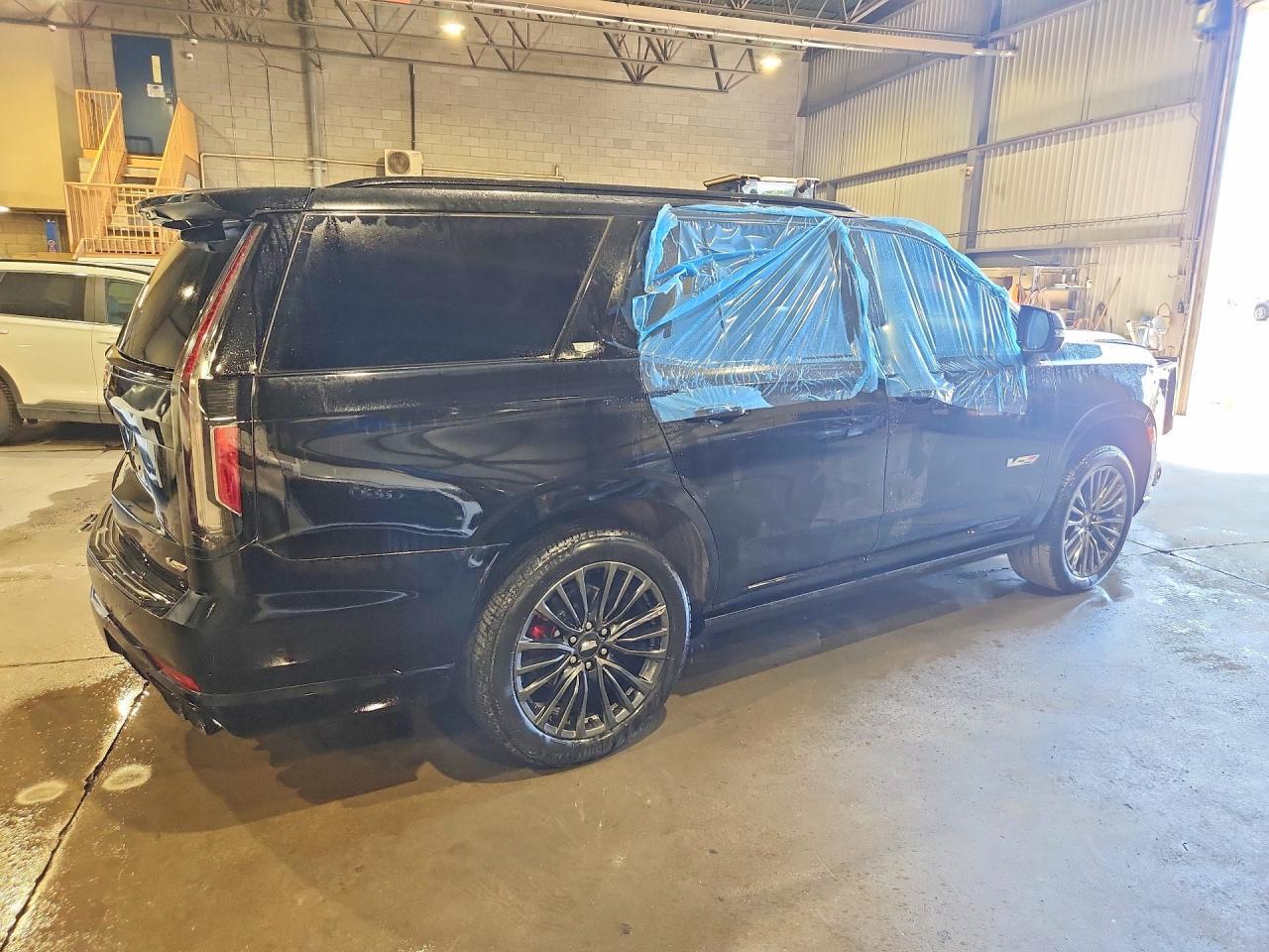 2023 Cadillac Escalade V Sport - zdjęcie 3