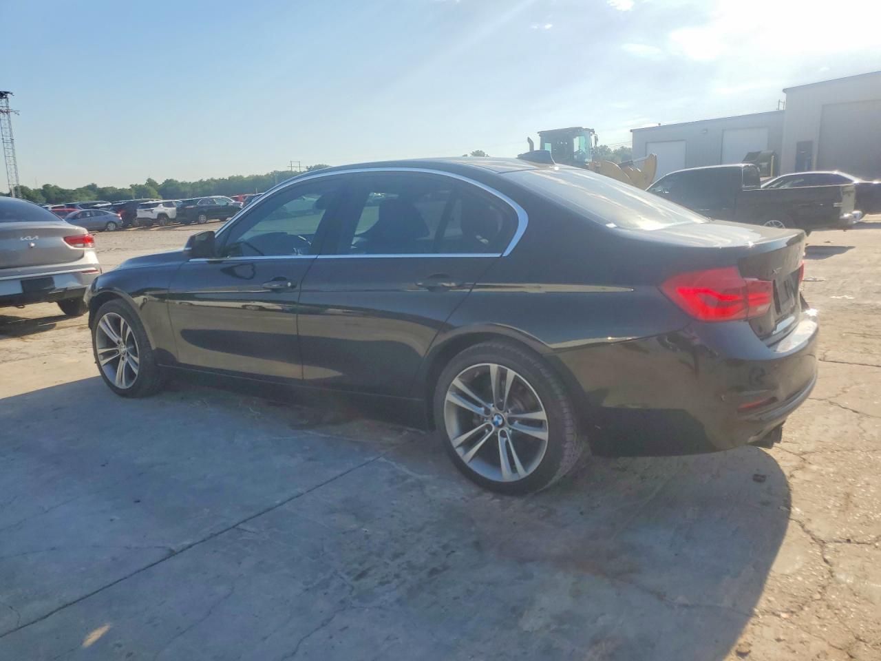 2017 BMW 330 Xi - zdjęcie 2