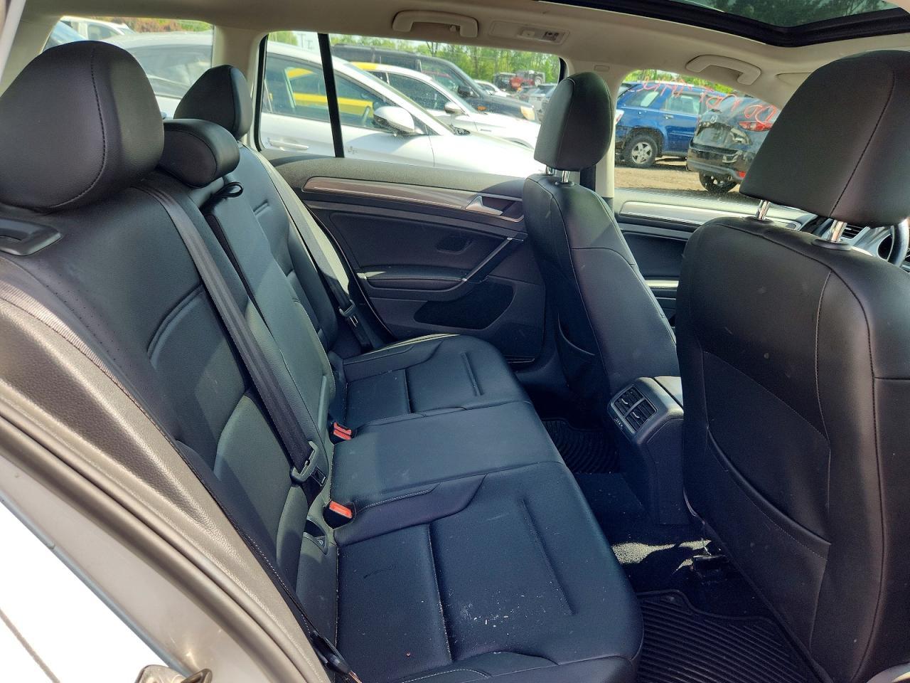2017 Volkswagen Golf Alltrack S - zdjęcie 10