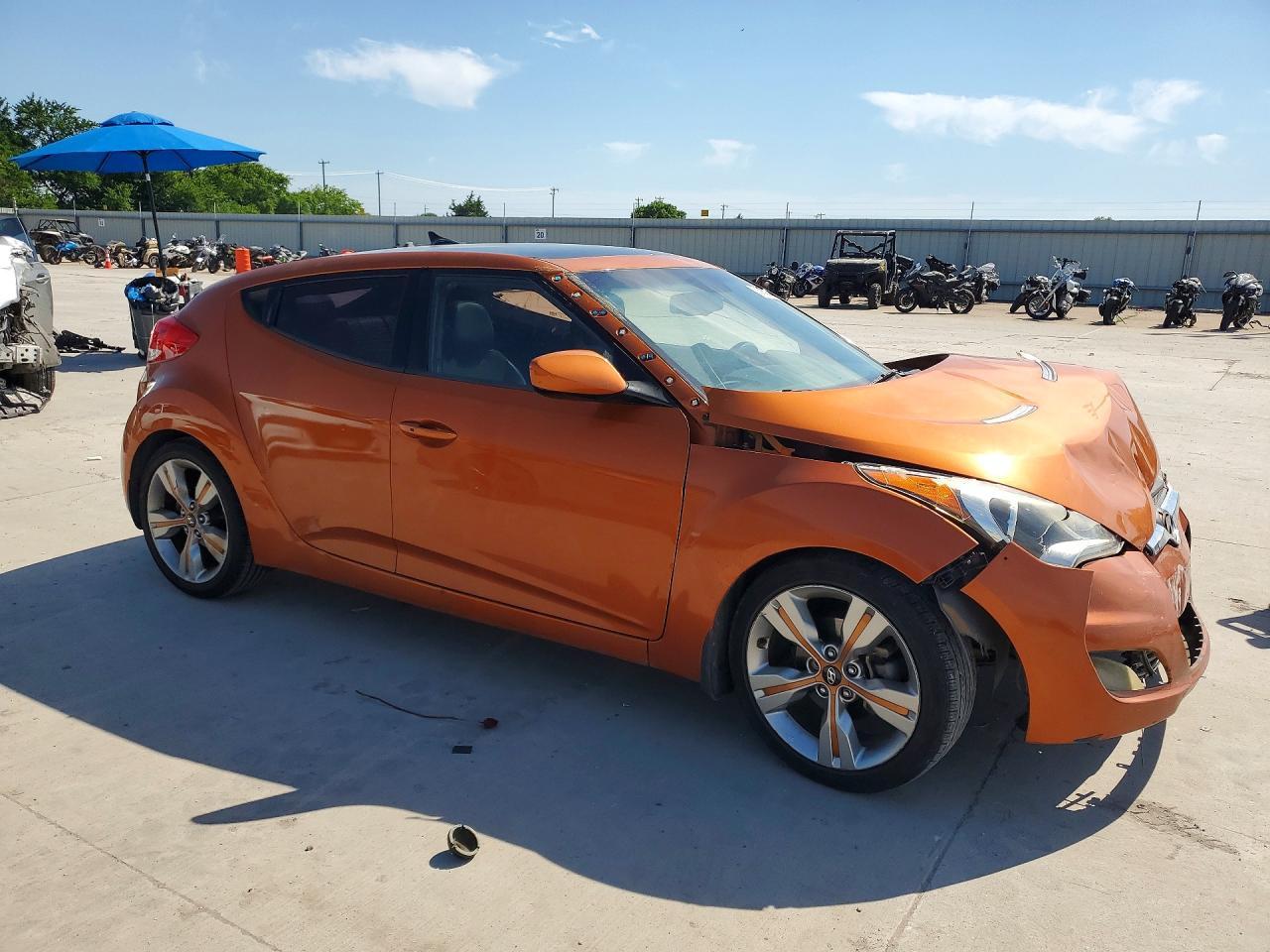 2013 Hyundai Veloster Base - zdjęcie 4
