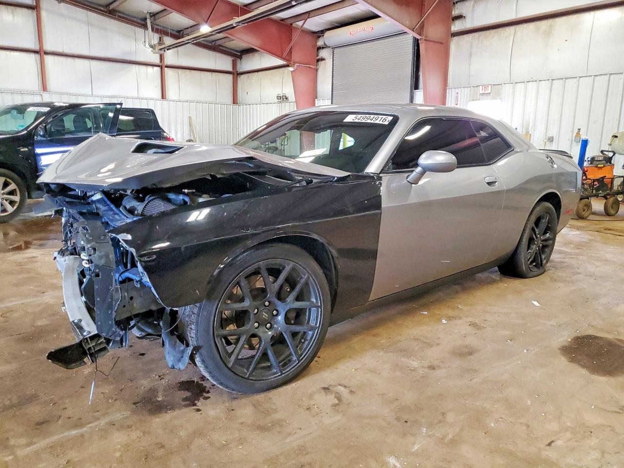 2016 Dodge Challenger R - zdjęcie główne