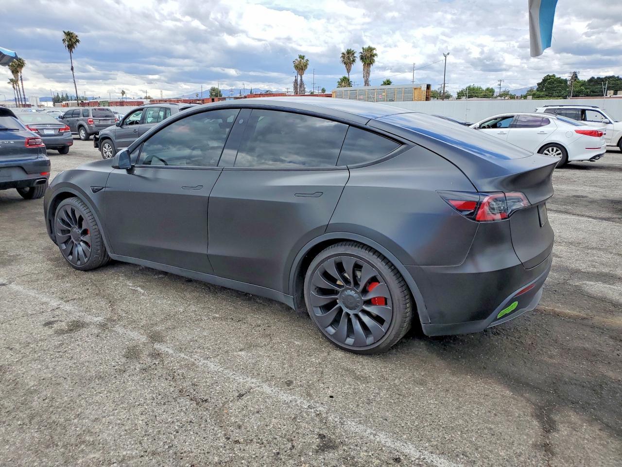 2023 Tesla Model Y - zdjęcie 2