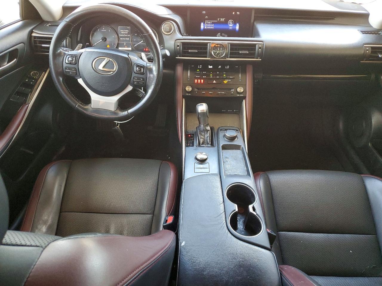 2018 Lexus Is 300 - zdjęcie 8