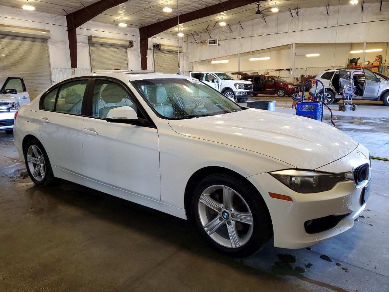 2014 BMW 320 I xDrive - zdjęcie 4