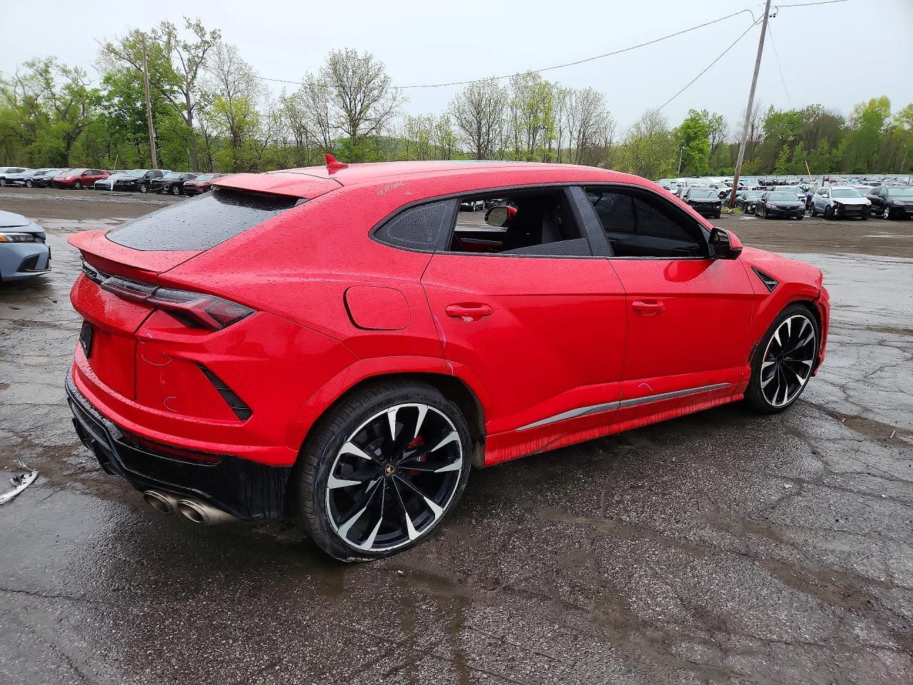 2022 Lamborghini Urus - zdjęcie 3
