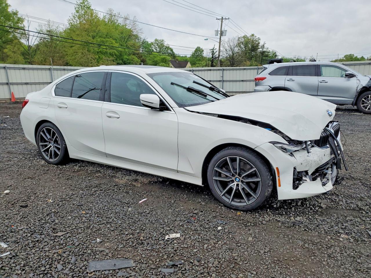 2021 BMW 330I - zdjęcie 4