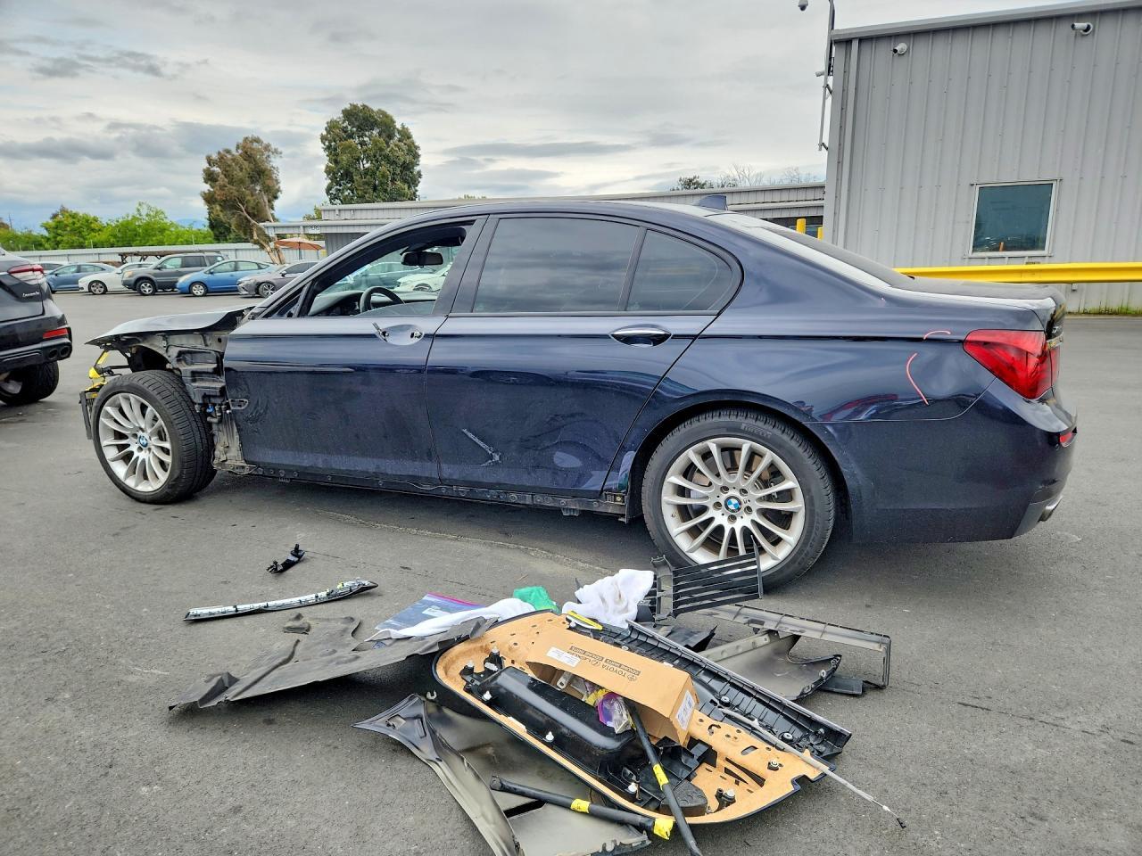 2015 BMW 750 Xi - zdjęcie 2