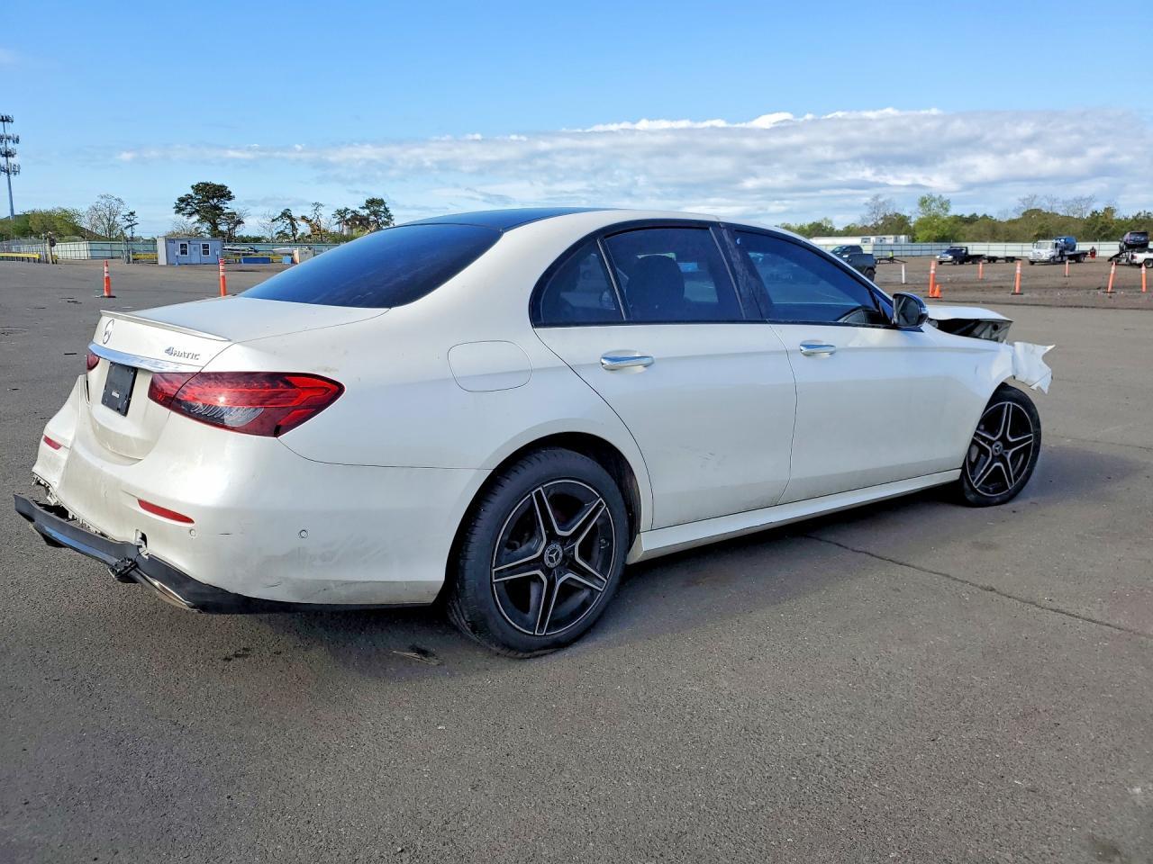 Mercedes-Benz Klasa E - zdjęcie 3
