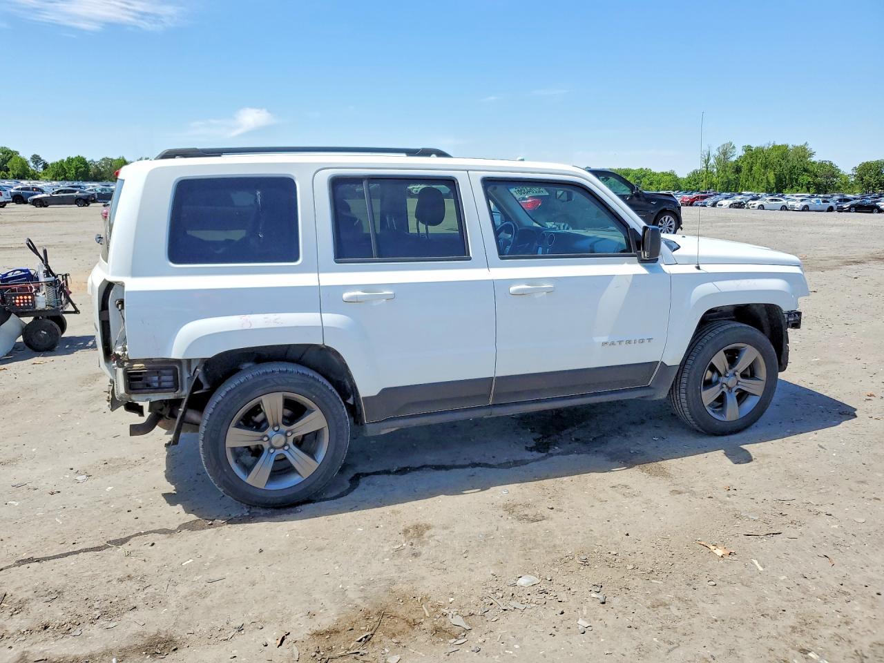 2015 Jeep Patriot Latitude - zdjęcie 3