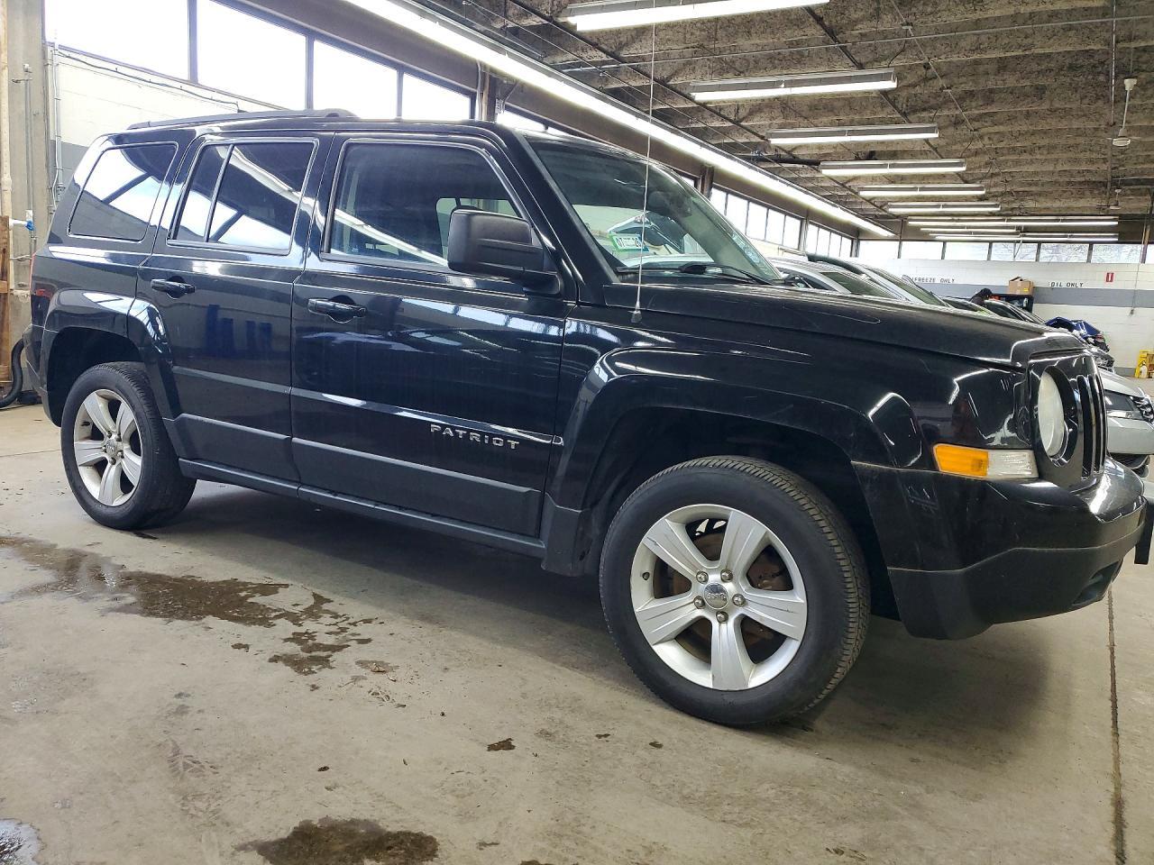 2014 Jeep Patriot Latitude - zdjęcie 4