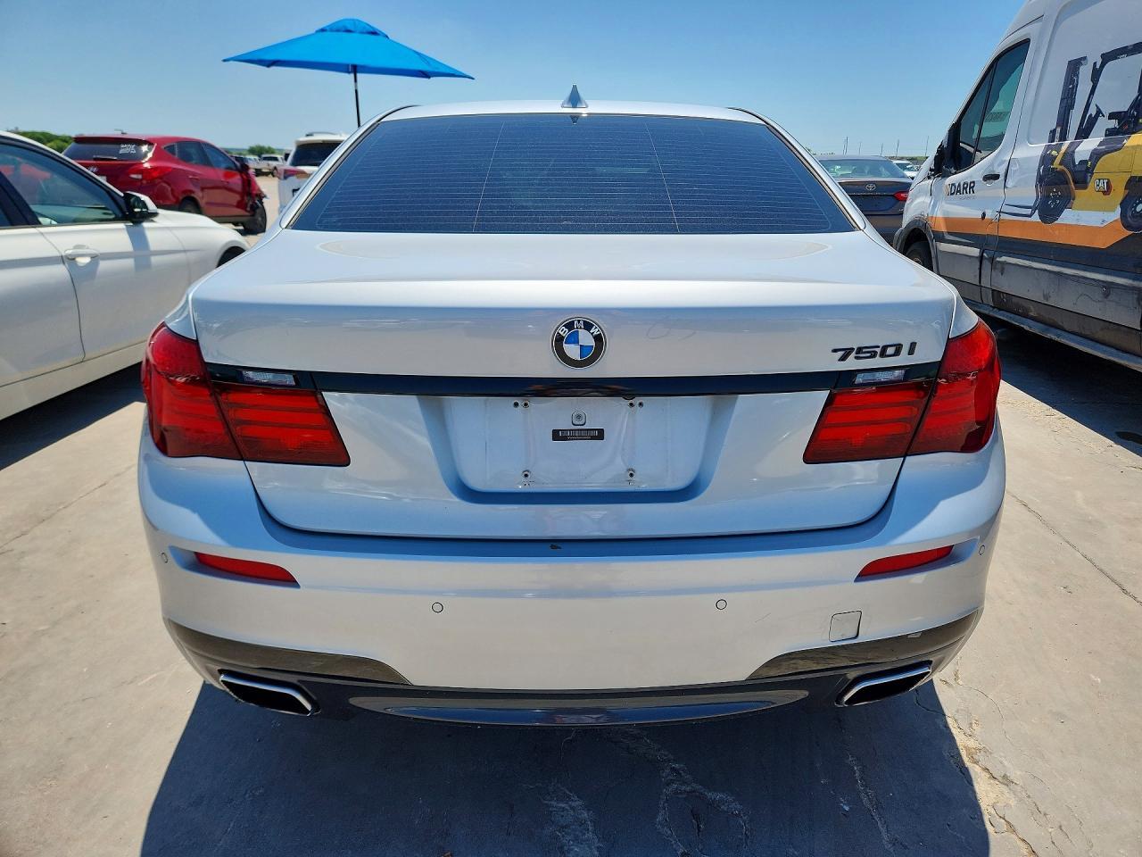 2013 BMW 750 I - zdjęcie 6