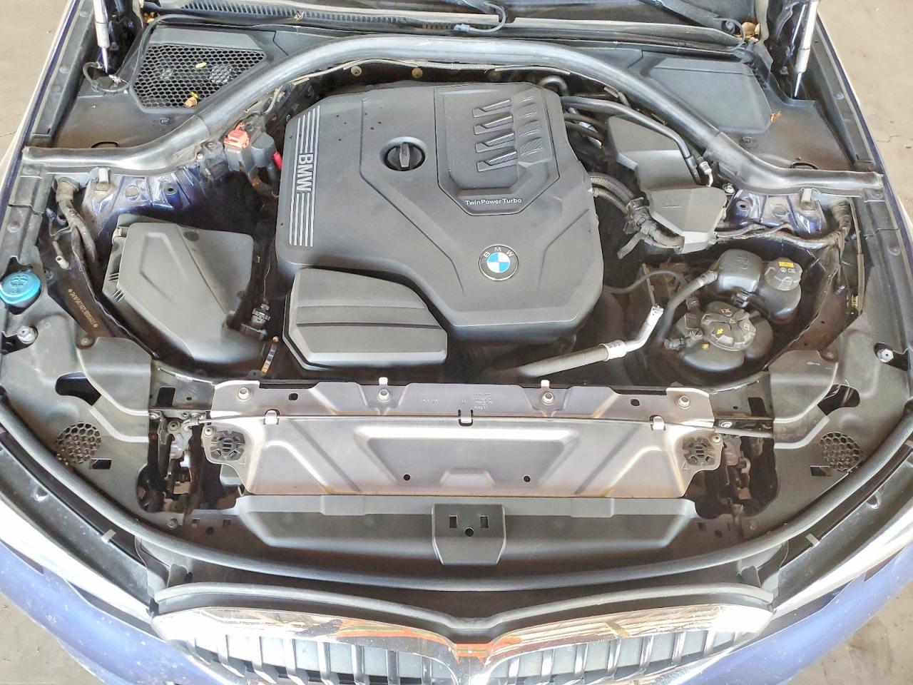 2020 BMW 330Xi - zdjęcie 11