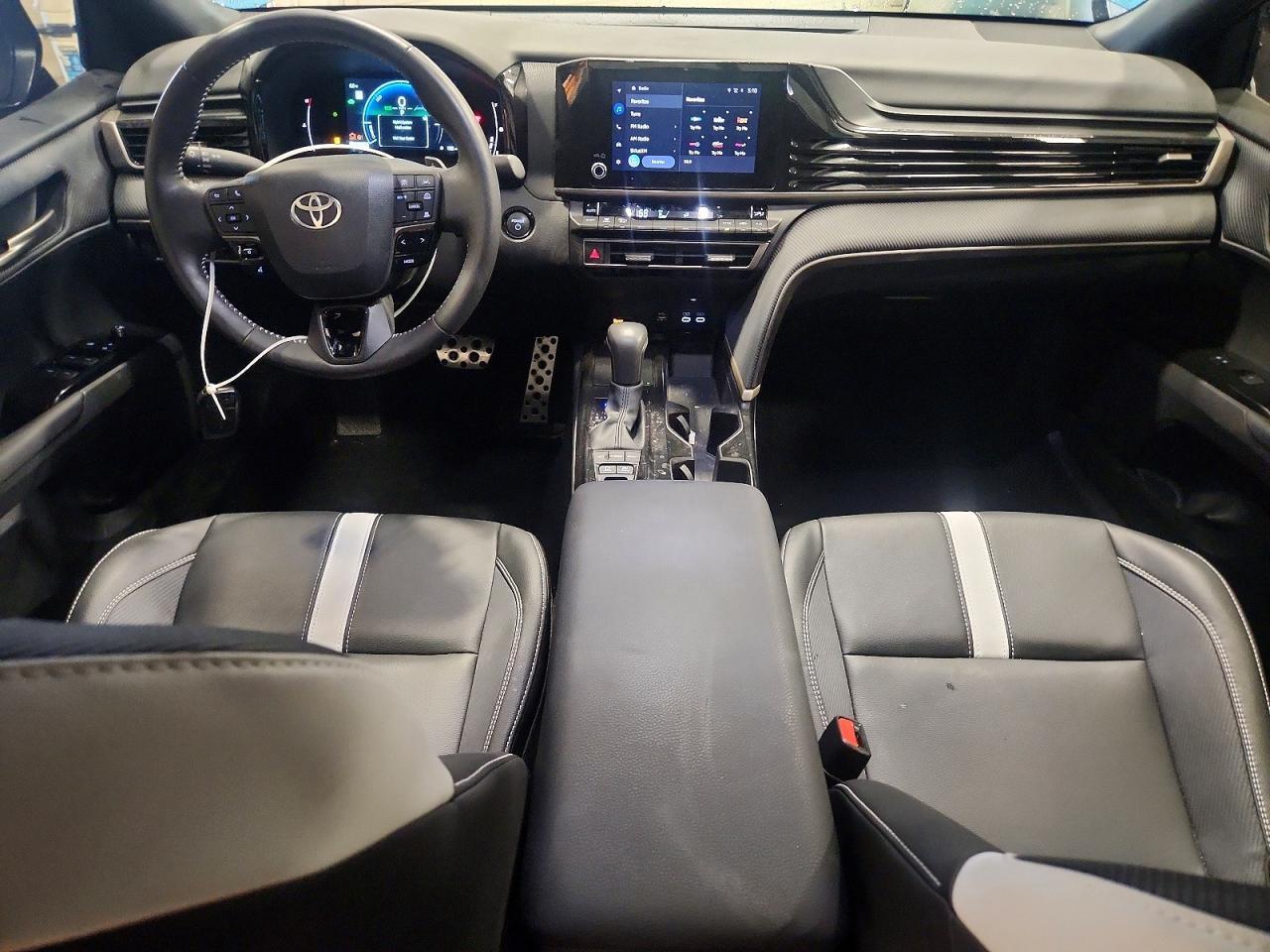 2025 Toyota Camry Xse - zdjęcie 8