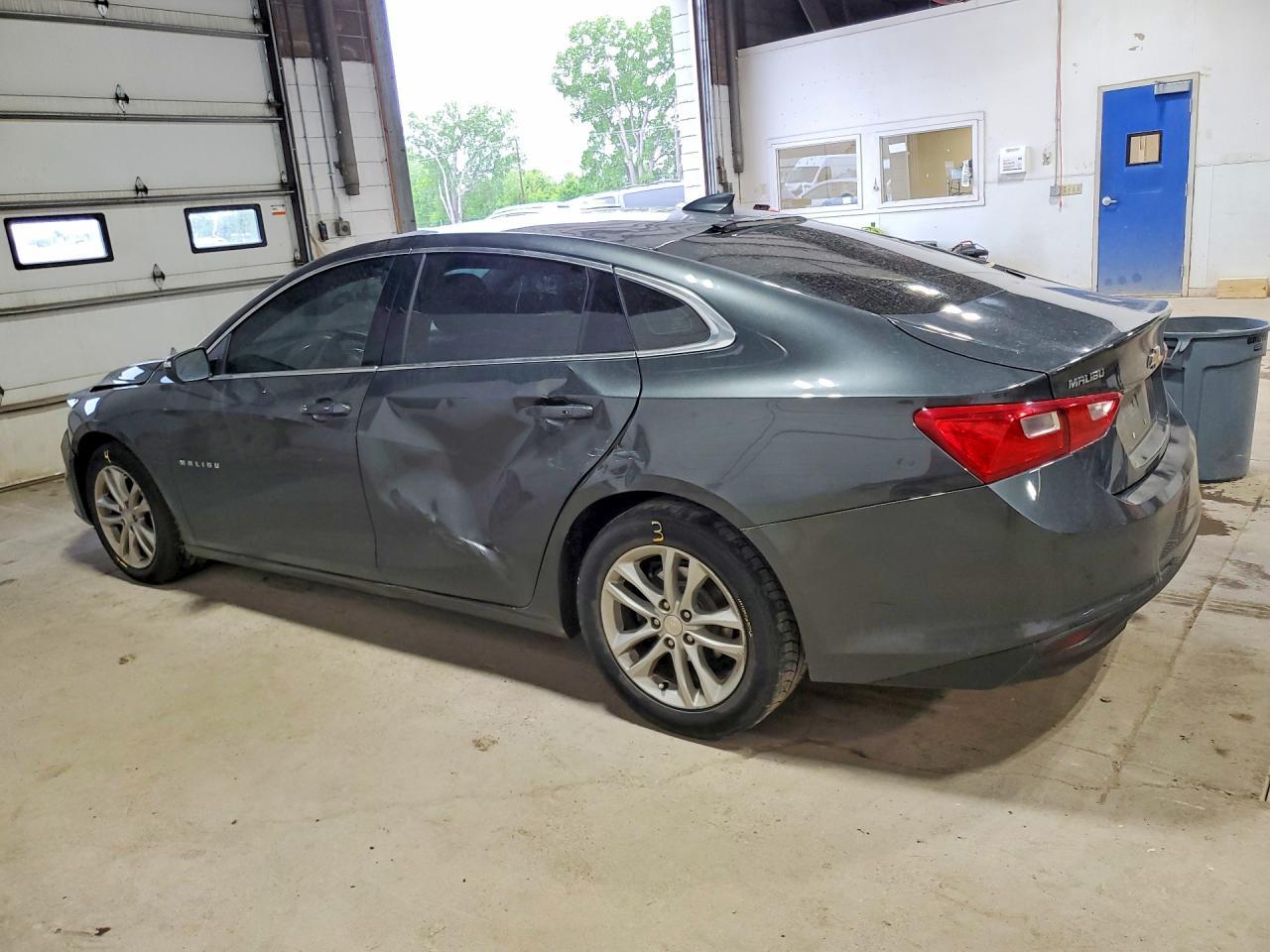 2017 Chevrolet Malibu Lt - zdjęcie 2