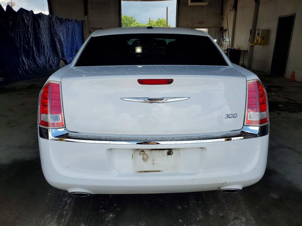 2014 Chrysler 300 - zdjęcie 6