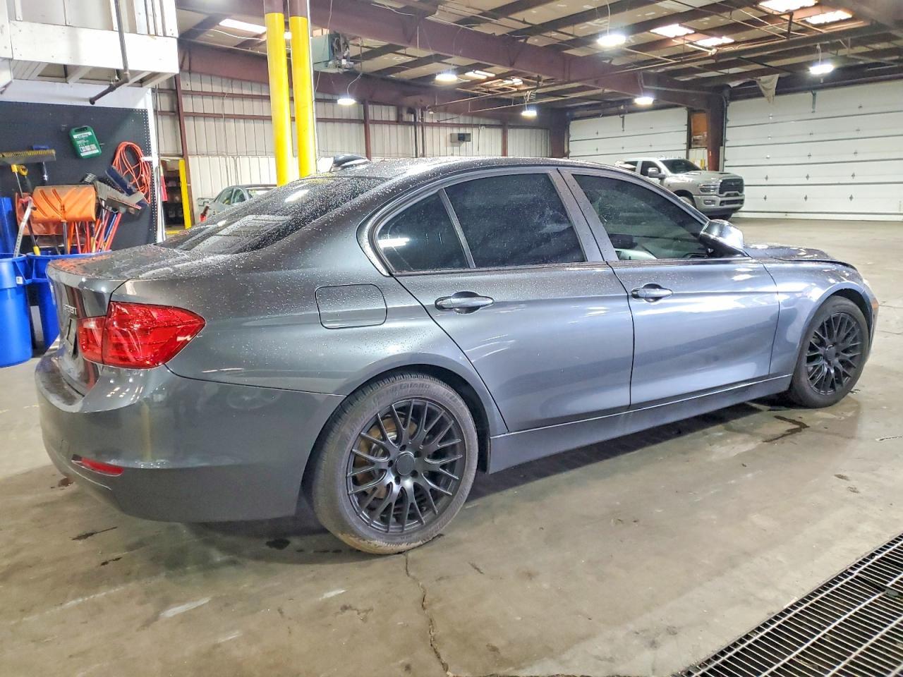 BMW Seria 3 - zdjęcie 3