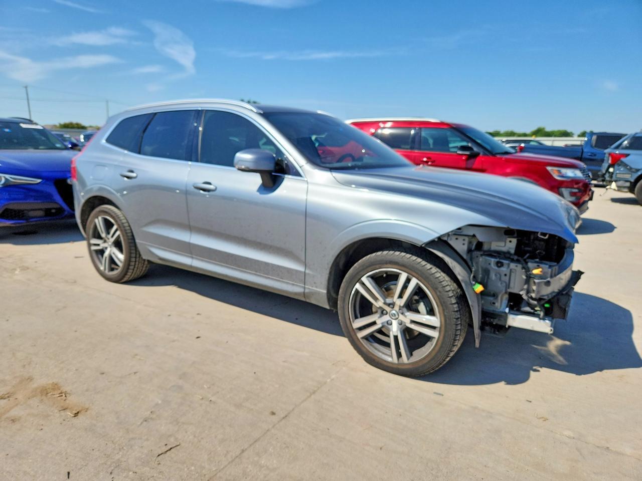 2020 Volvo Xc60 T5 Momentum - zdjęcie 4