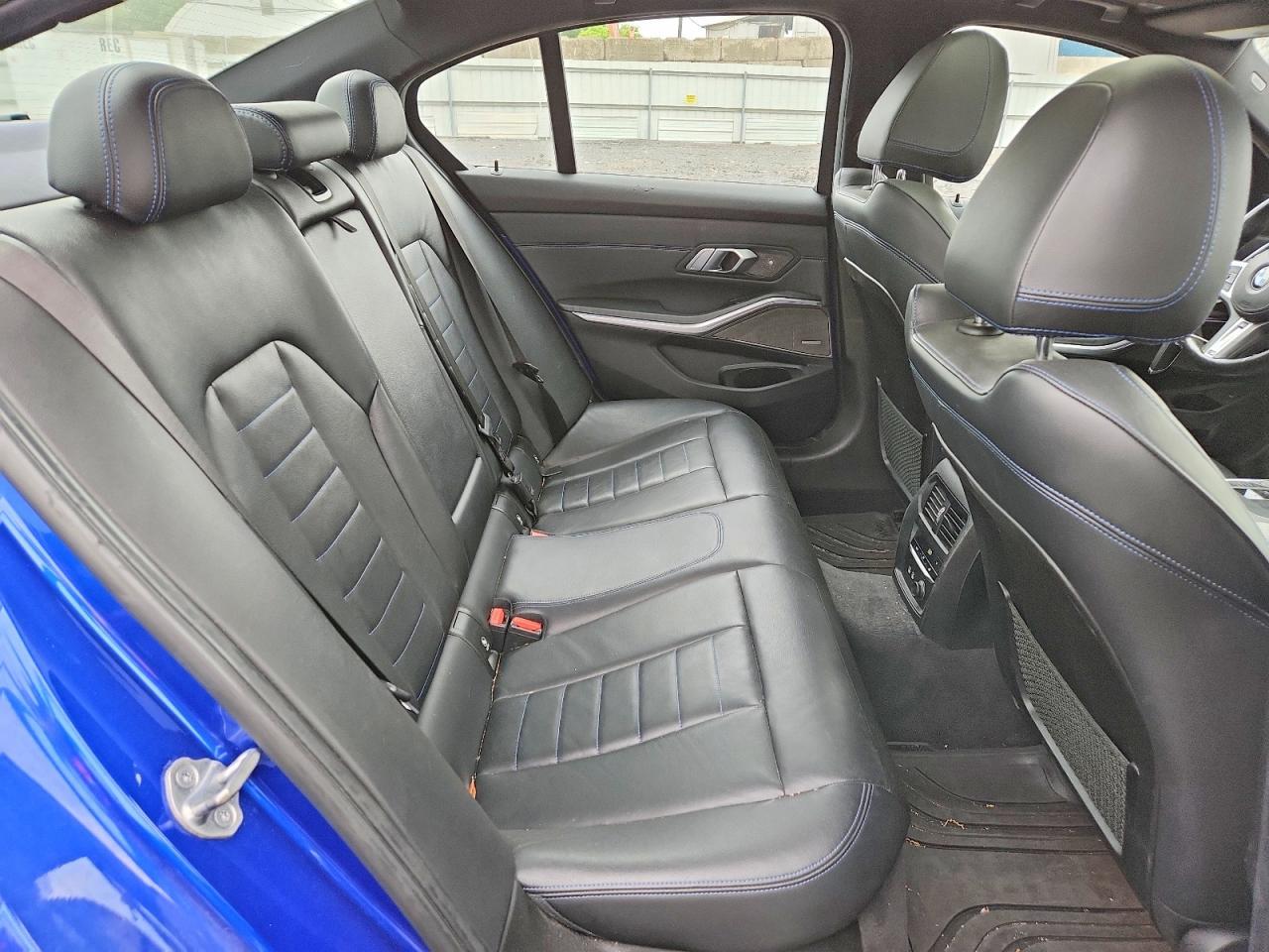 2019 BMW 330Xi - zdjęcie 10
