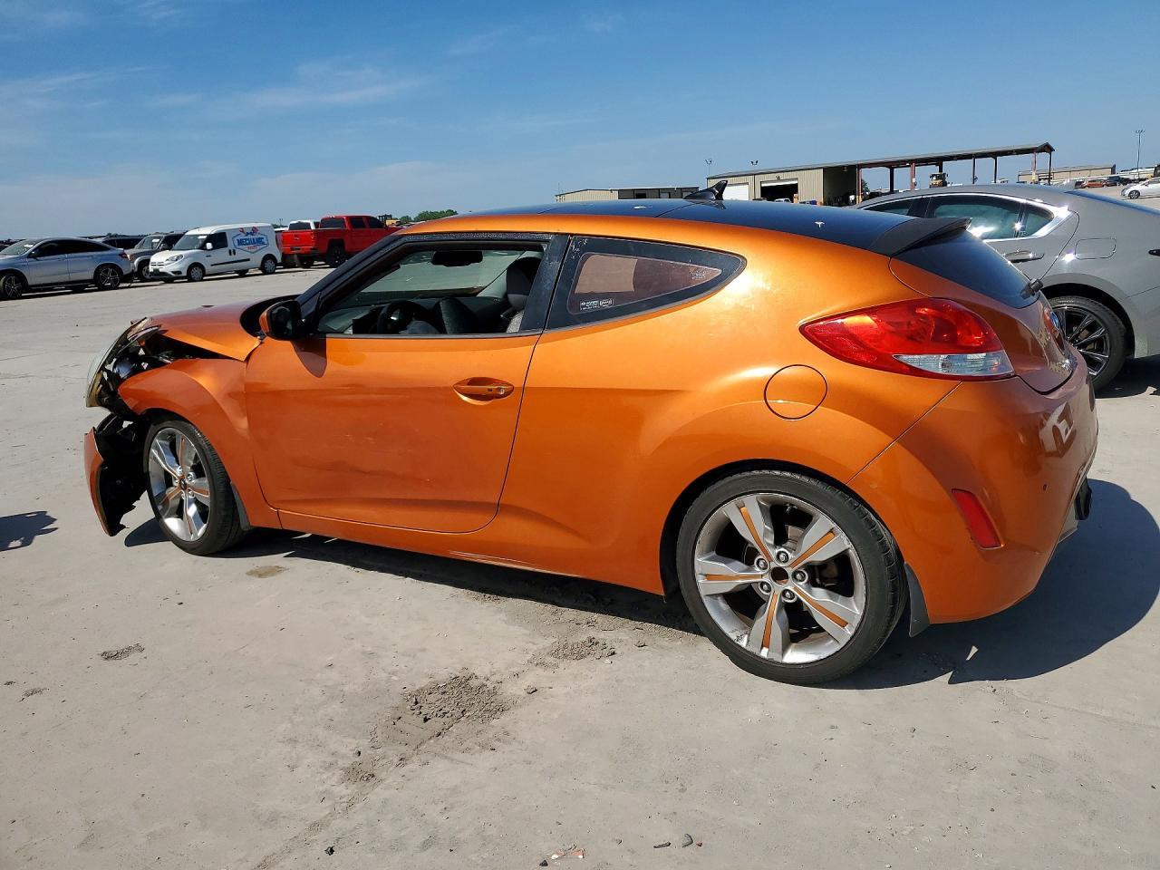 2013 Hyundai Veloster Base - zdjęcie 2