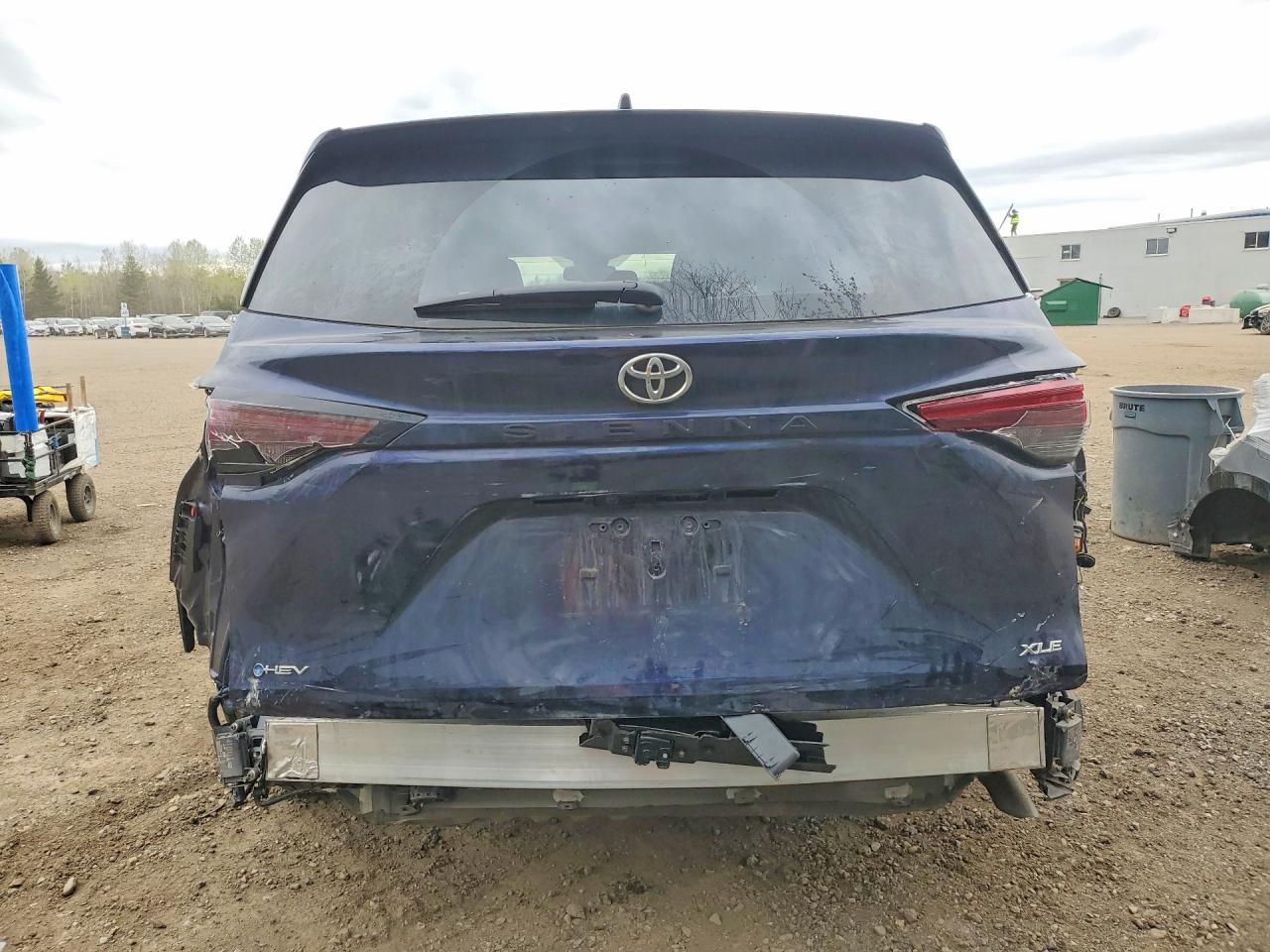 2026 Toyota Sienna Le - zdjęcie 6