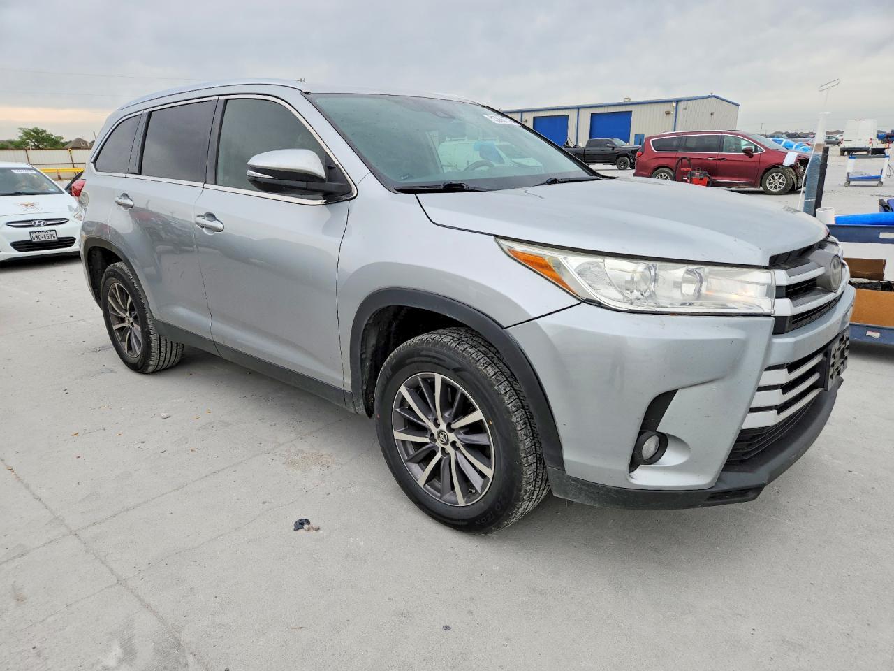 2019 Toyota Highlander Xle - zdjęcie 4
