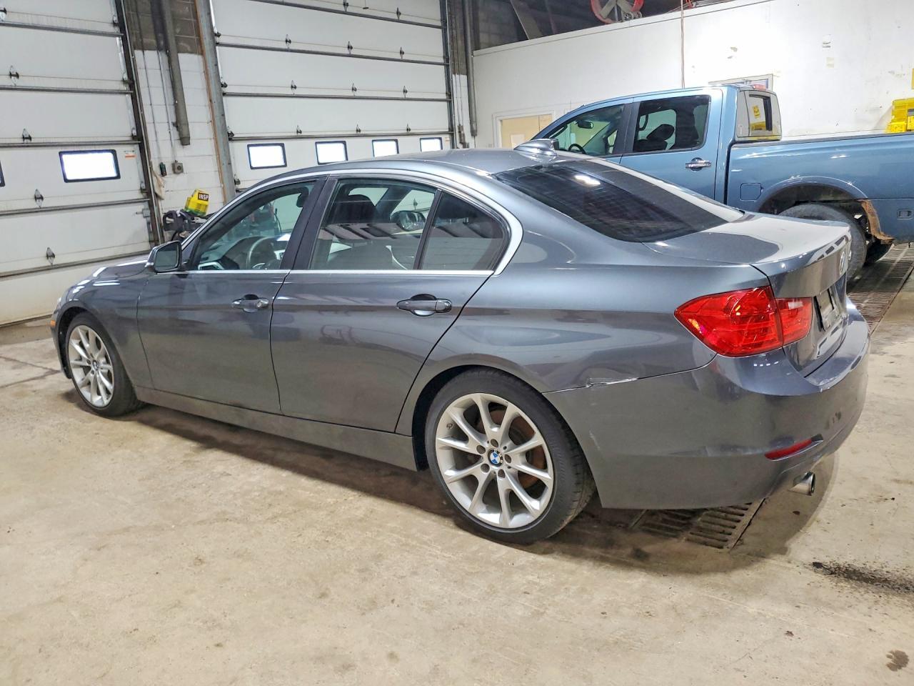 2015 BMW 320 I - zdjęcie 2