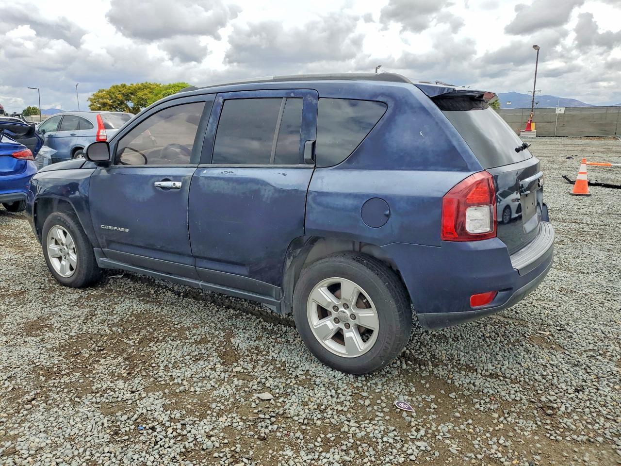 2016 Jeep Compass Latitude - zdjęcie 2