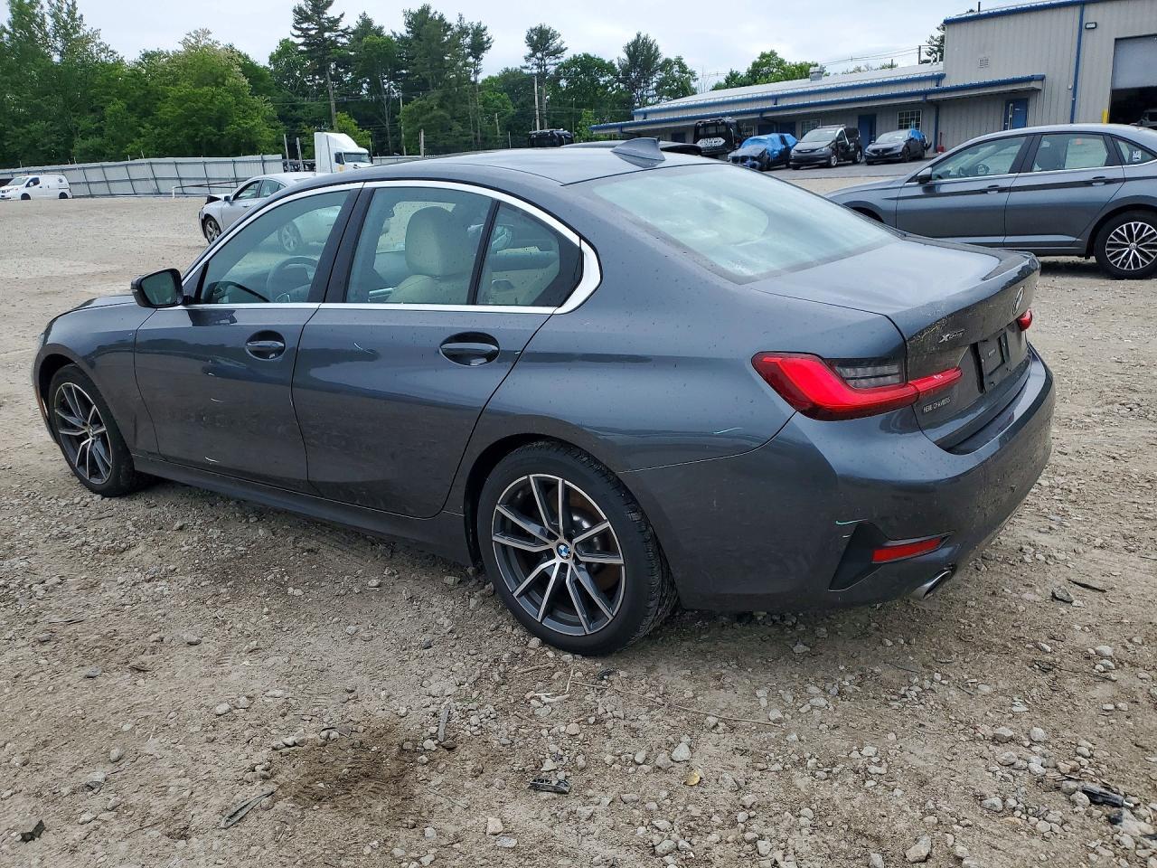 2020 BMW 330Xi - zdjęcie 2