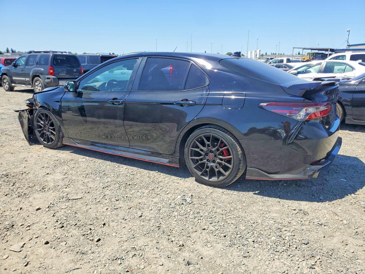 2022 Toyota Camry Trd - zdjęcie 2