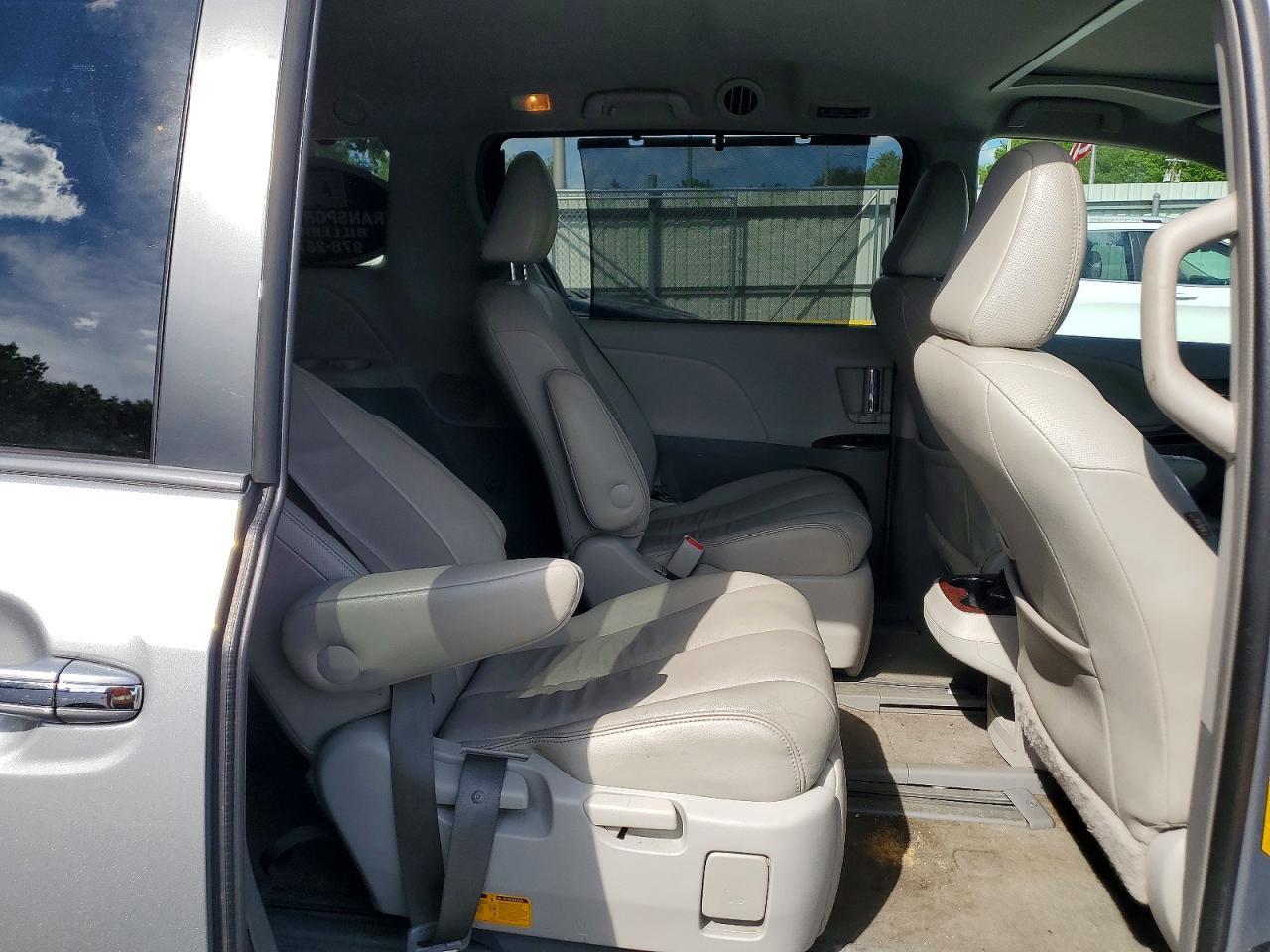 2014 Toyota Sienna Xle 7-Passenger - zdjęcie 11