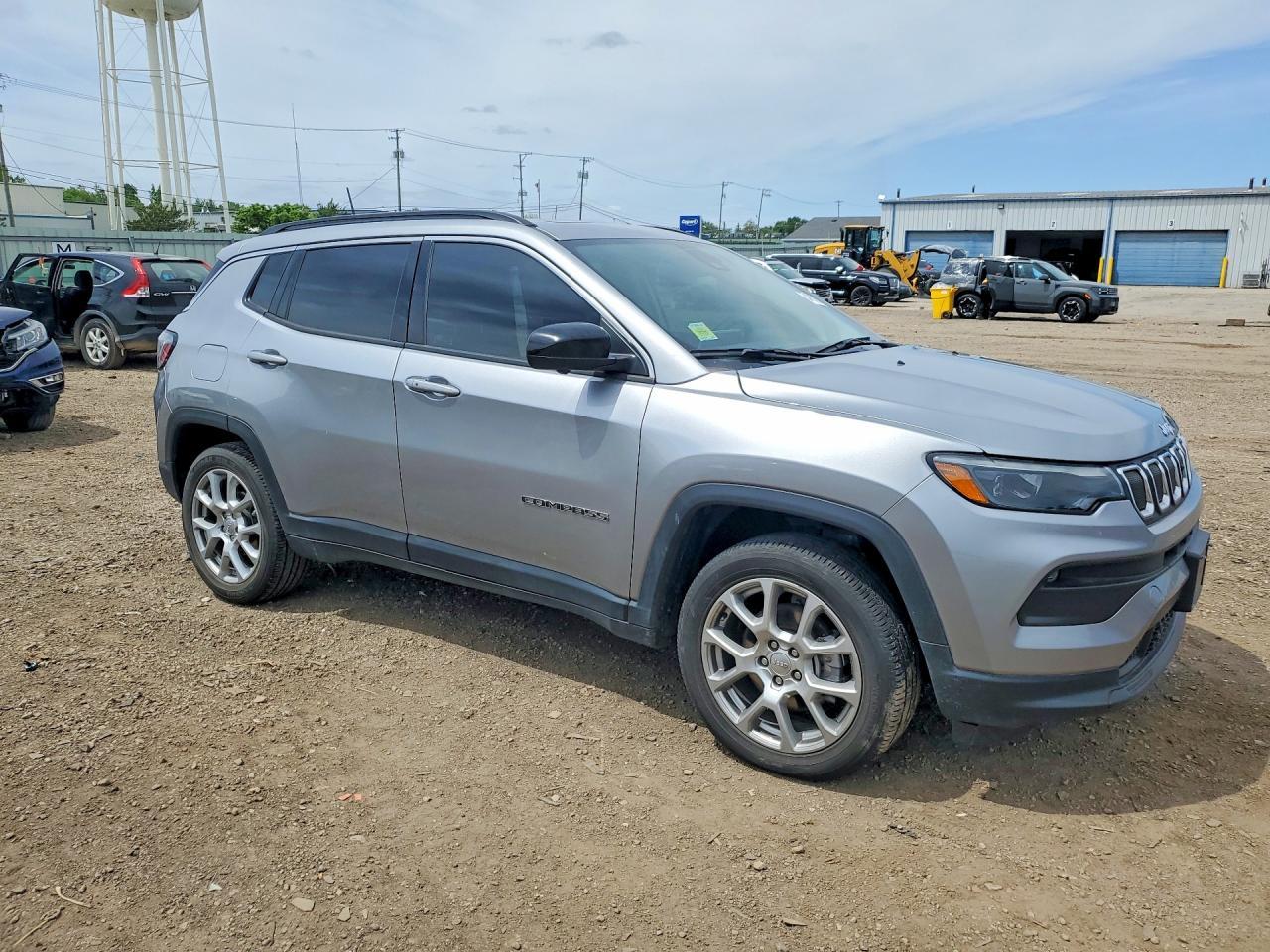 2022 Jeep Compass Latitude Lux - zdjęcie 4