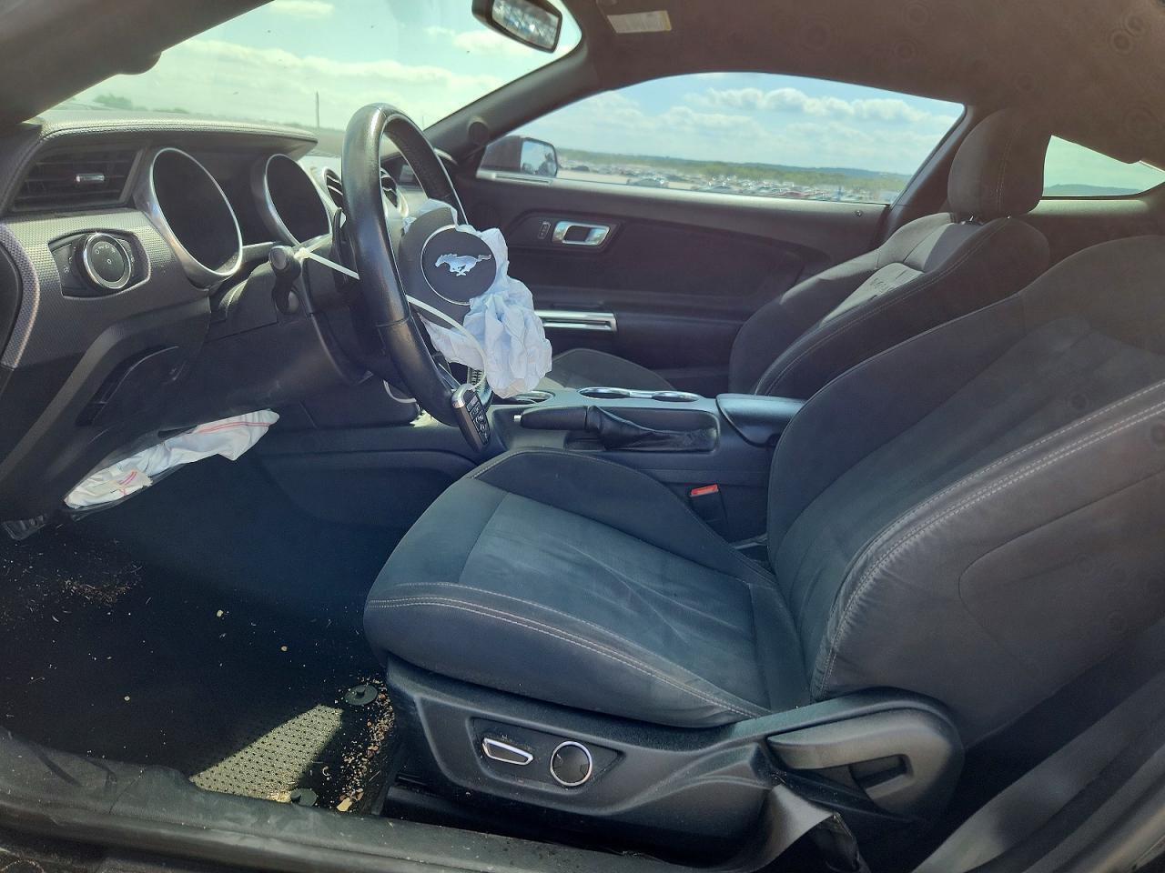 2019 Ford Mustang - zdjęcie 7